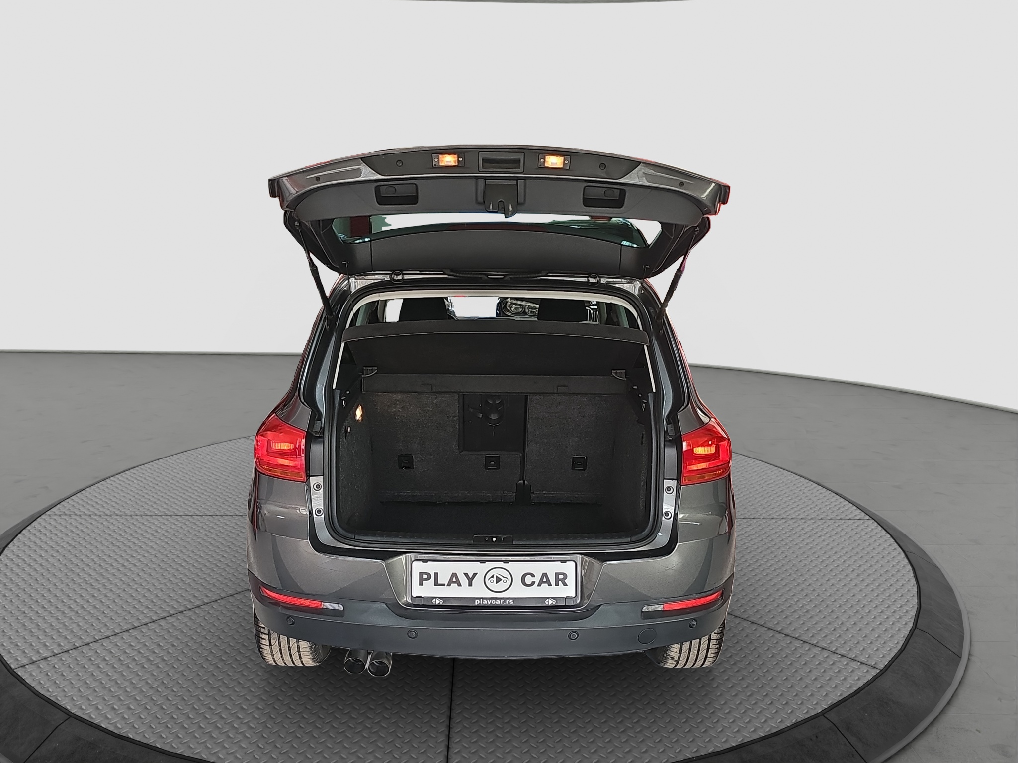 
								Volkswagen Tiguan 4Motion/AUTOM full									