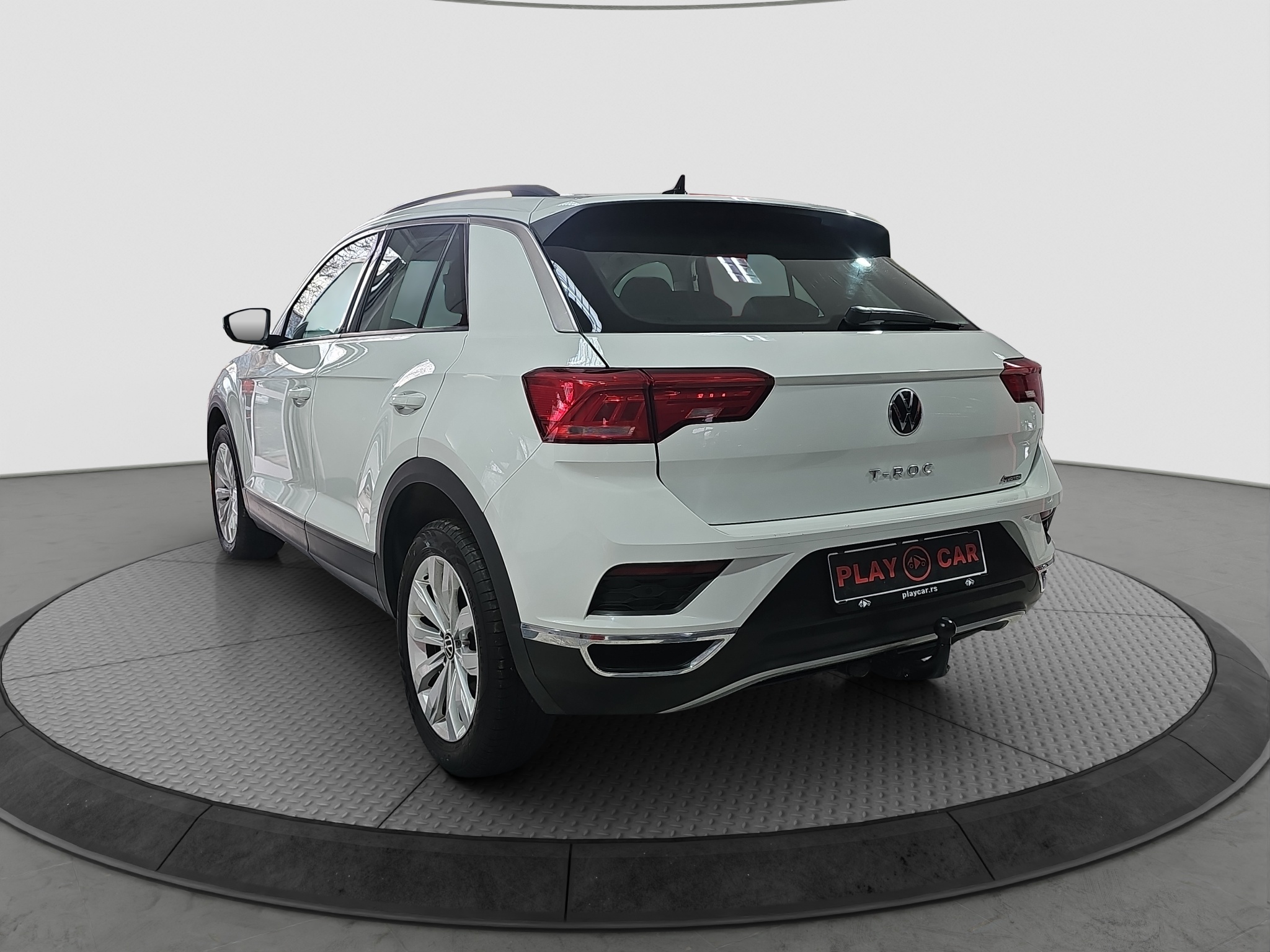 
								Volkswagen T-Roc AUTO/4X4/ODLIČAN full									