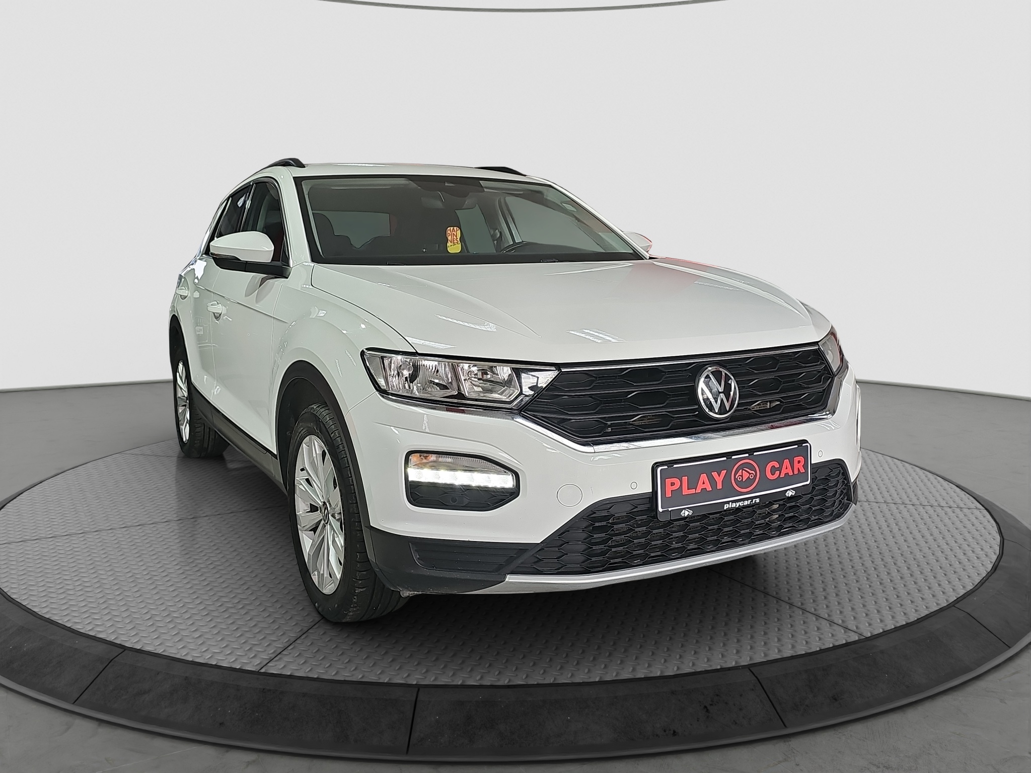 
								Volkswagen T-Roc AUTO/4X4/ODLIČAN full									