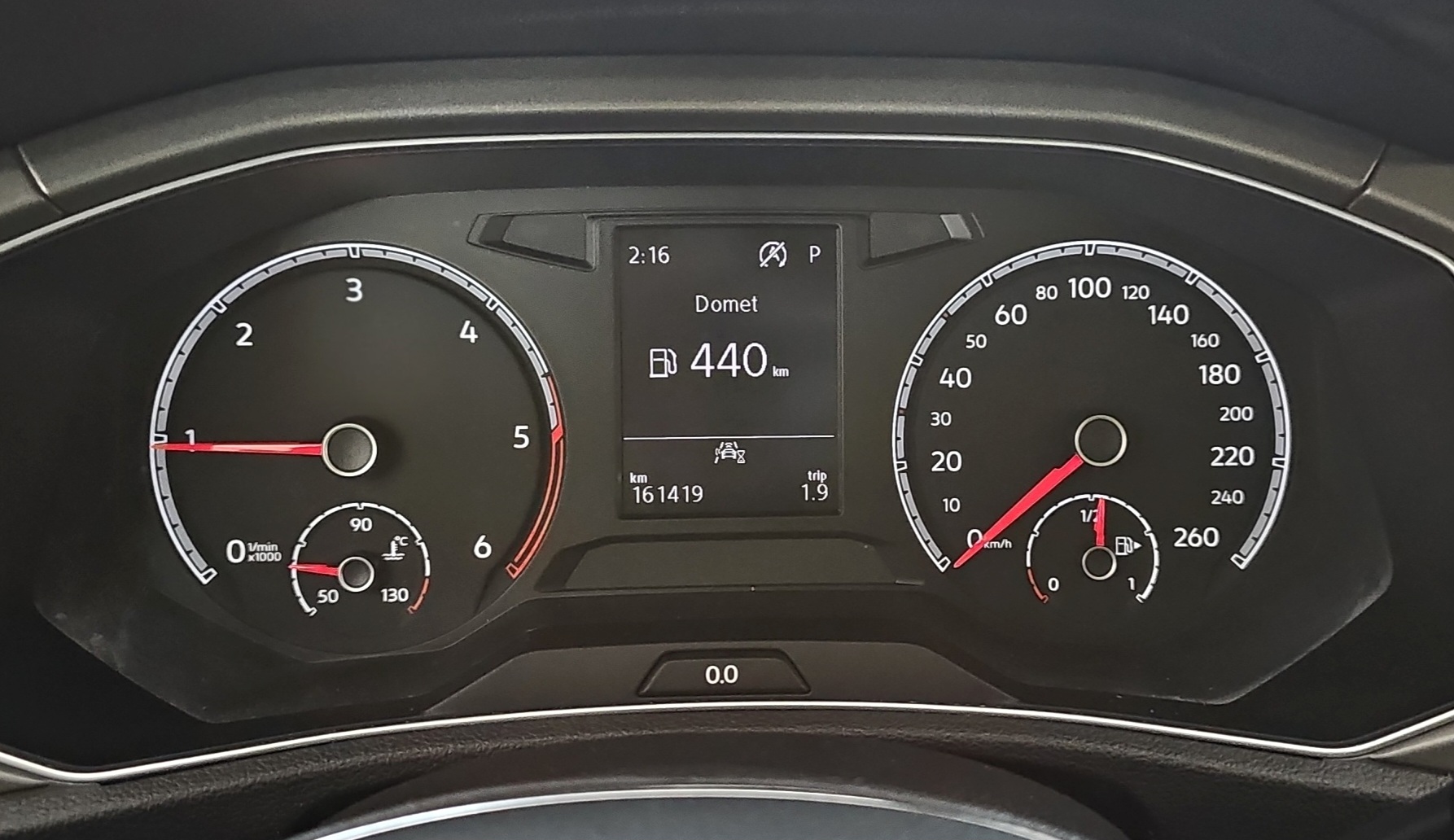 
								Volkswagen T-Roc AUTO/4X4/ODLIČAN full									