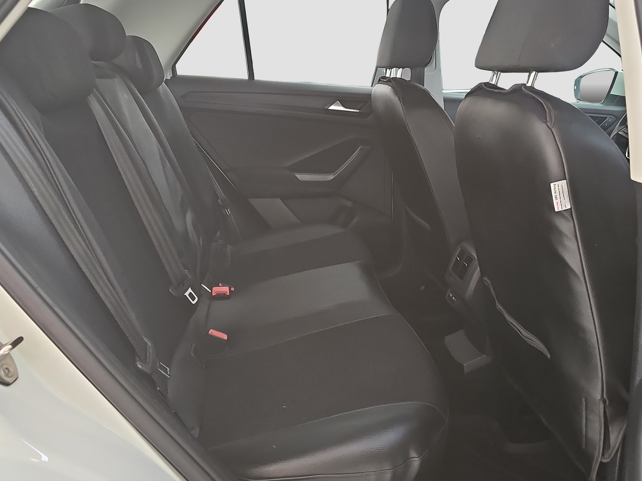 
								Volkswagen T-Roc AUTO/4X4/ODLIČAN full									