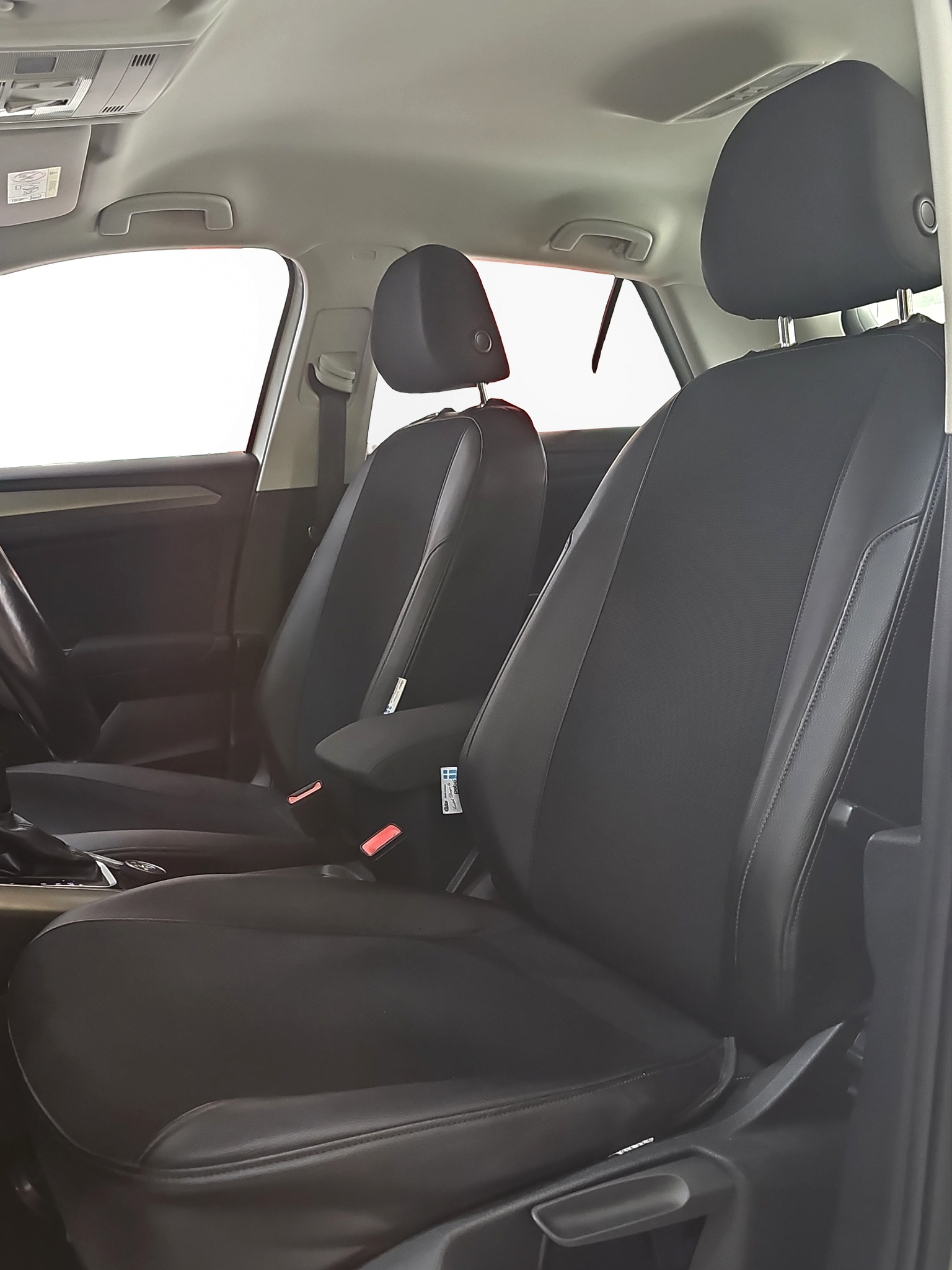 
								Volkswagen T-Roc AUTO/4X4/ODLIČAN full									