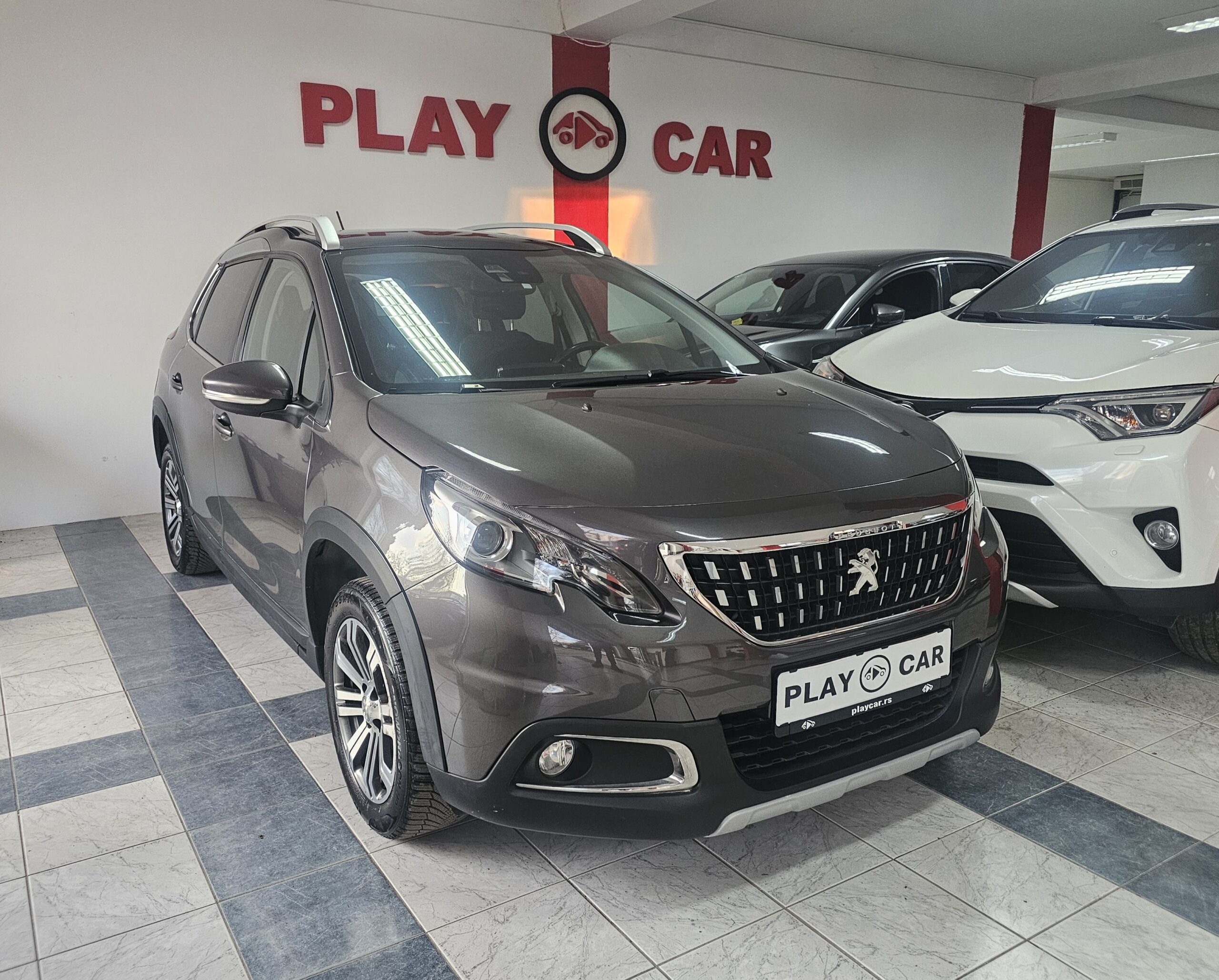 
								Peugeot 2008 AUTO/PANO full									