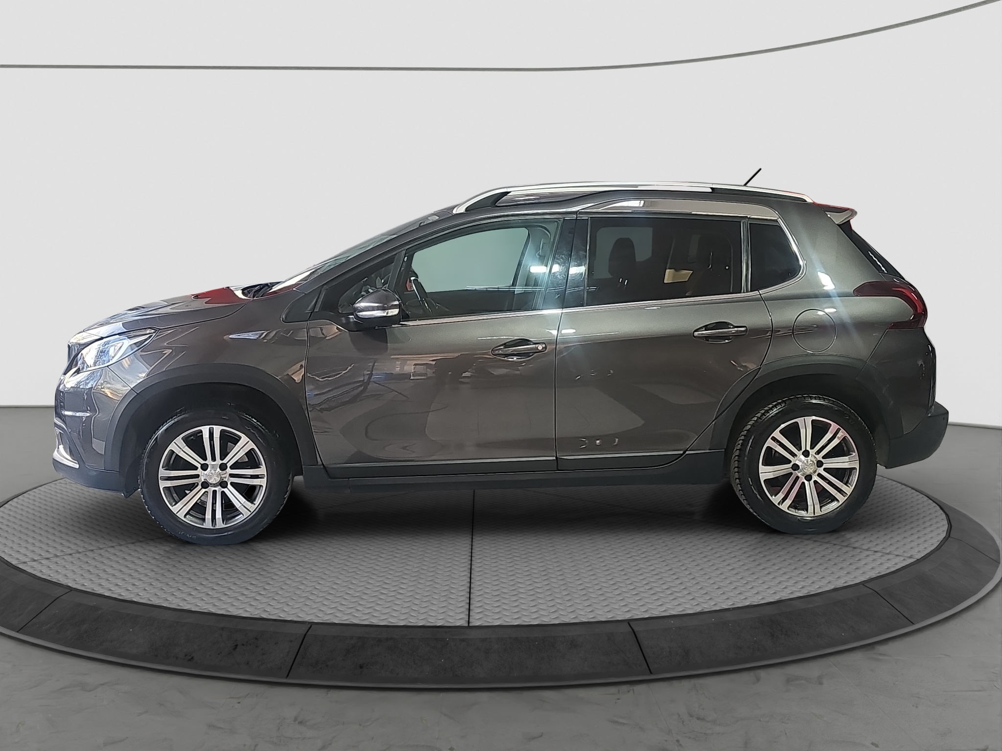 
								Peugeot 2008 AUTO/PANO full									
