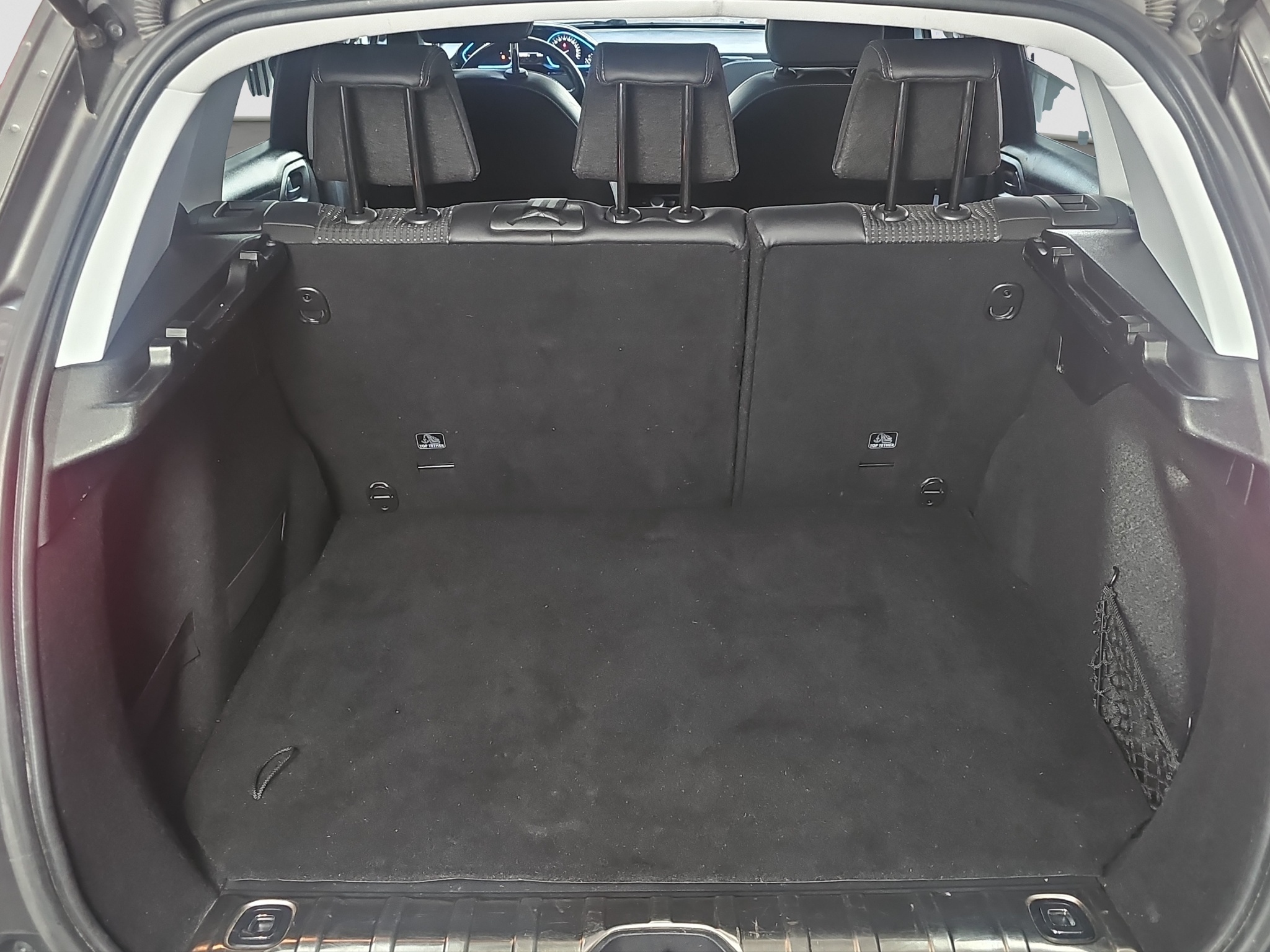 
								Peugeot 2008 AUTO/PANO full									