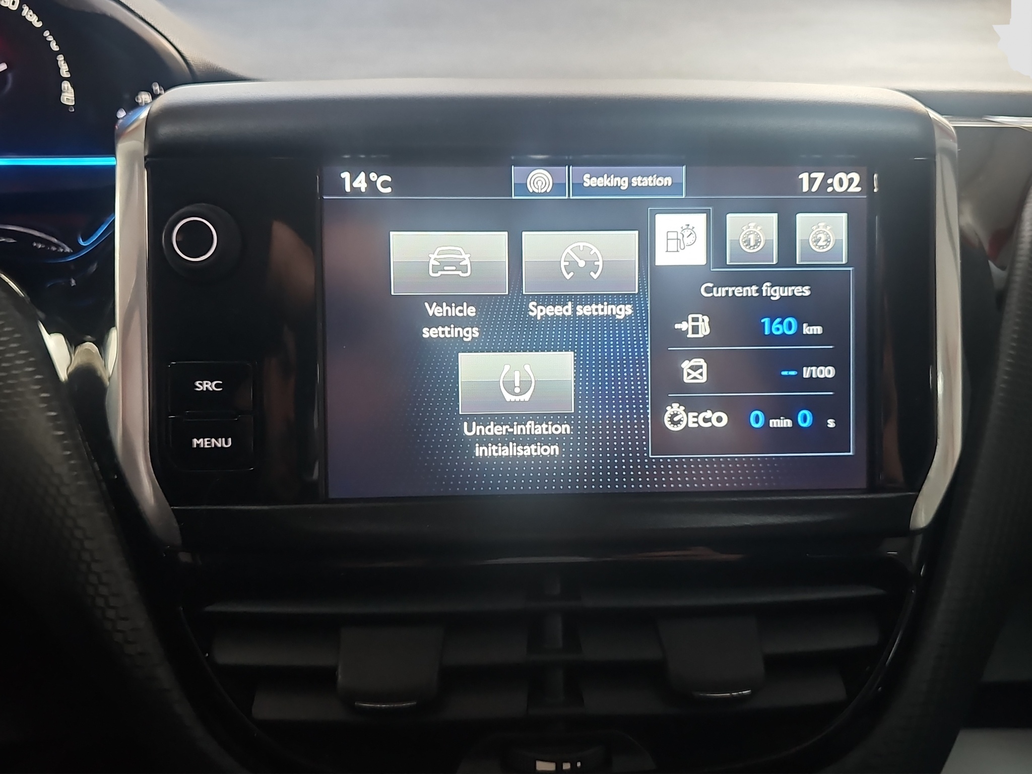 
								Peugeot 2008 AUTO/PANO full									