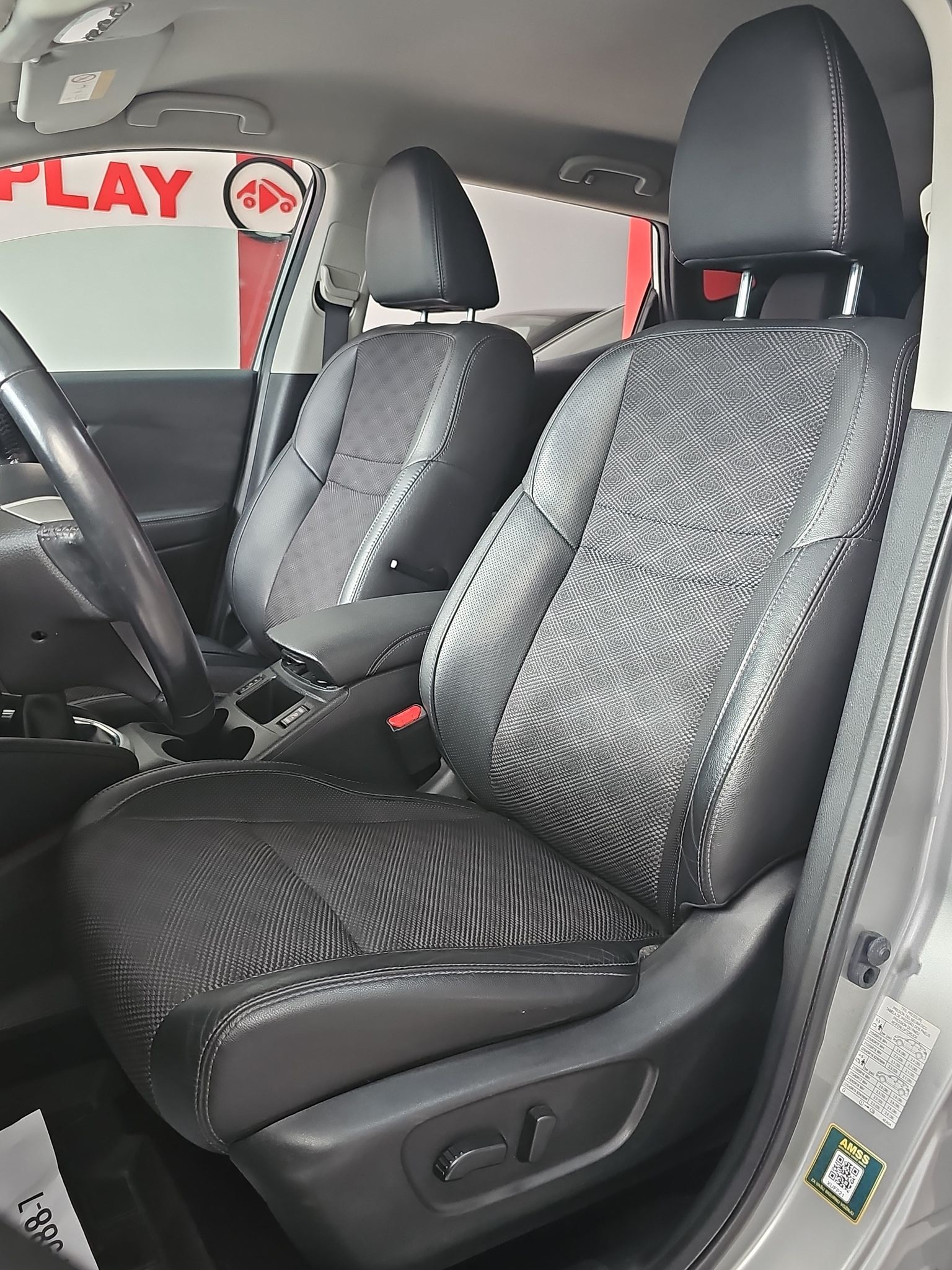 
								Nissan Qashqai TEKNA/T.O.P full									