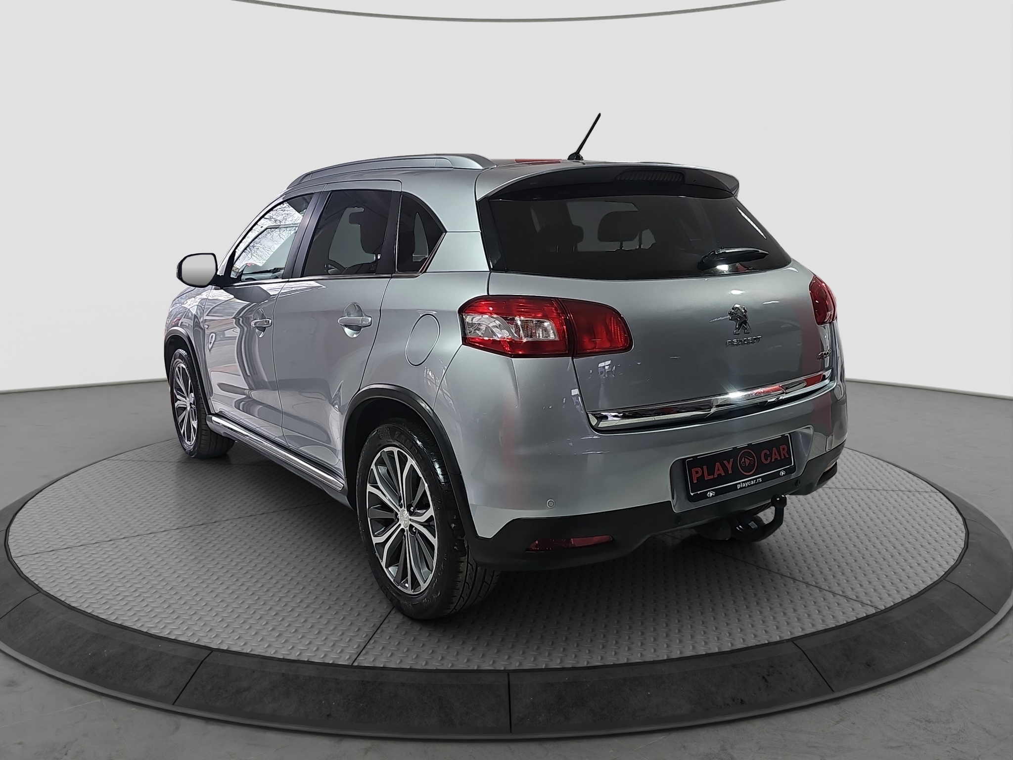 
								Peugeot 4008 4×4/PANO full									