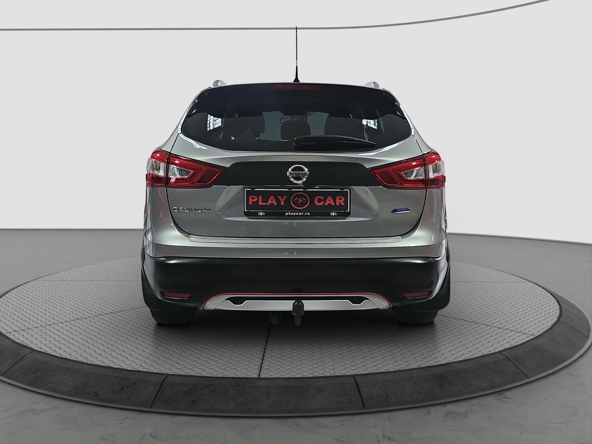 
								Nissan Qashqai TEKNA/T.O.P full									