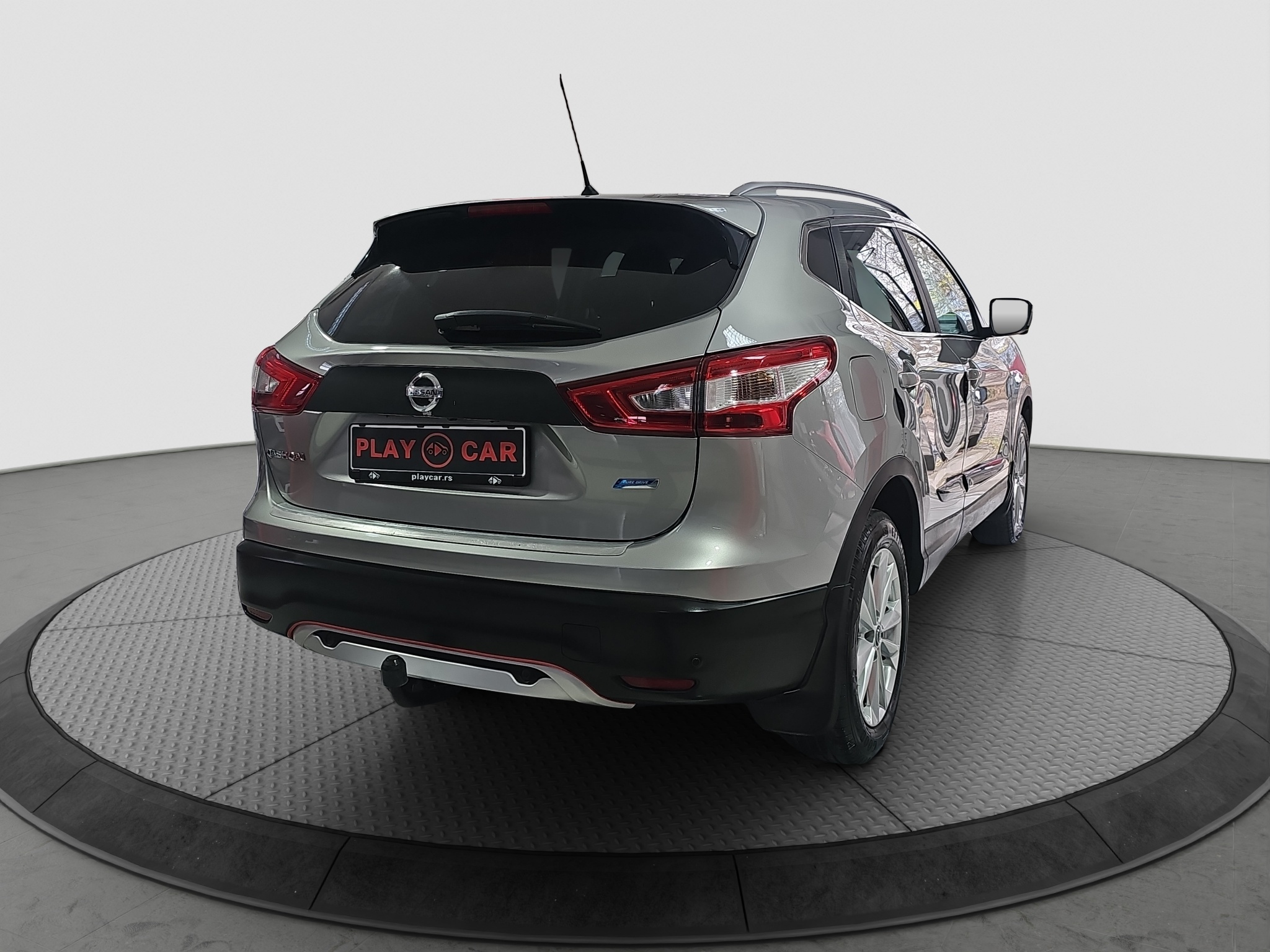 
								Nissan Qashqai TEKNA/T.O.P full									