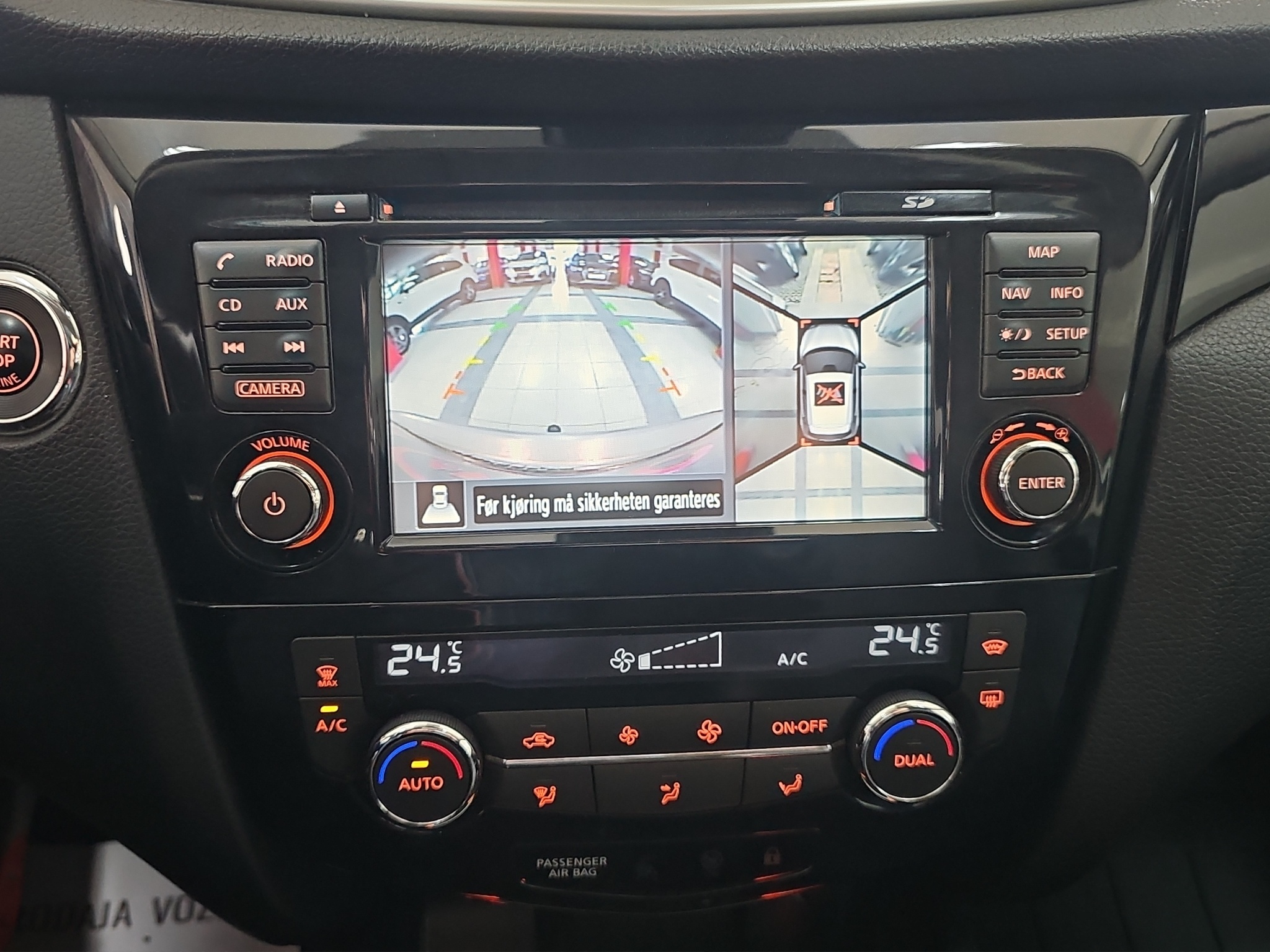 
								Nissan Qashqai TEKNA/T.O.P full									