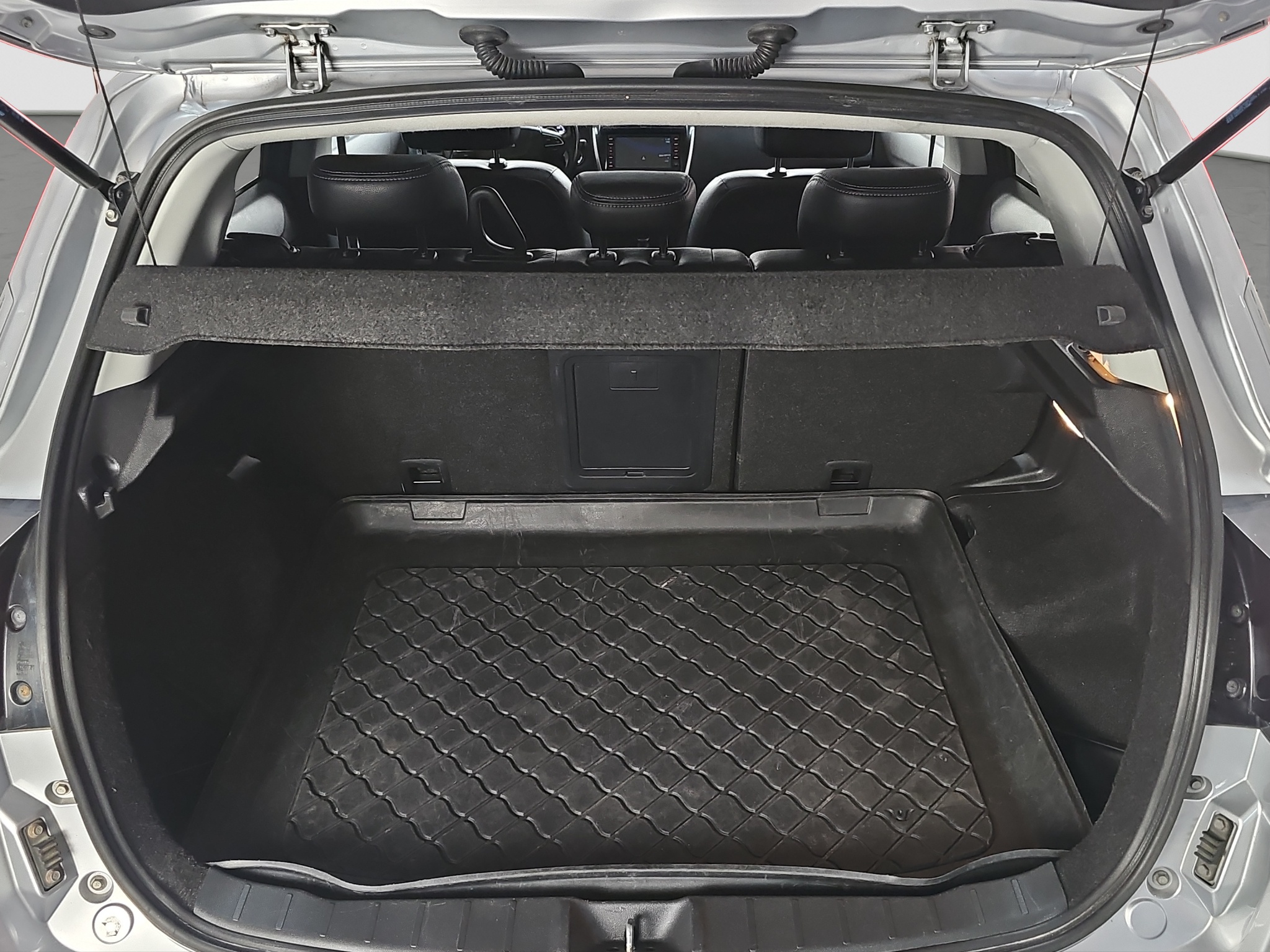 
								Peugeot 4008 4×4/PANO full									