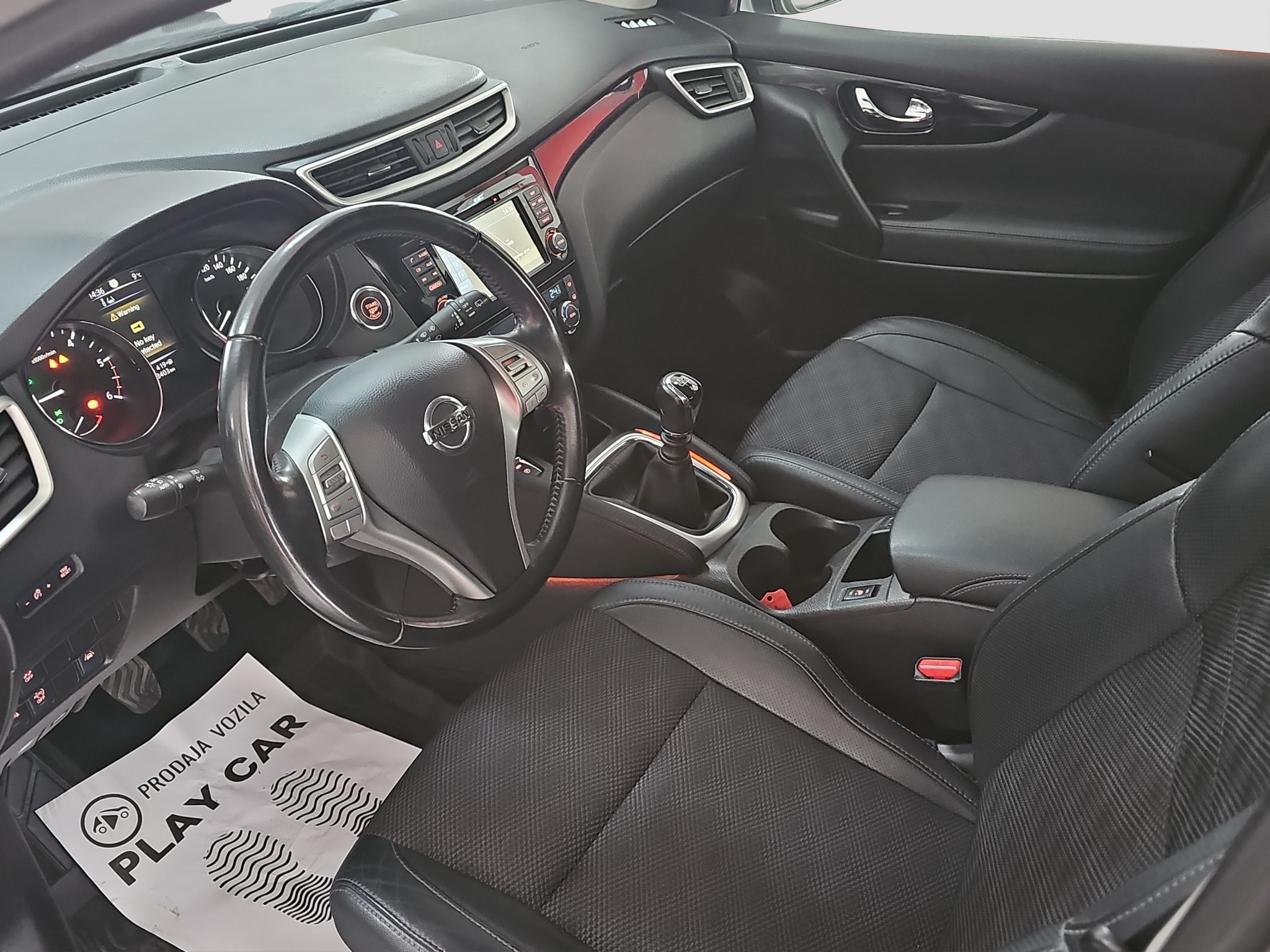 
								Nissan Qashqai TEKNA/T.O.P full									