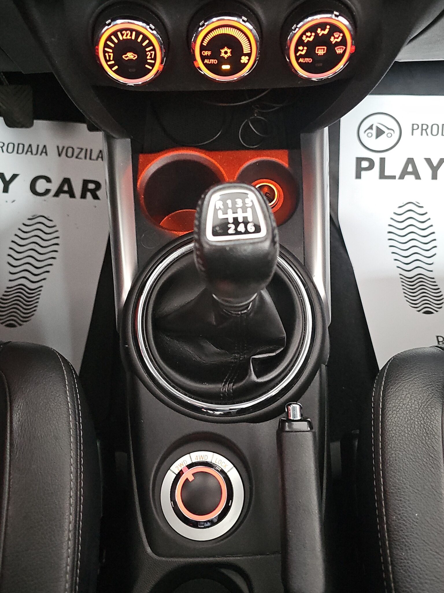 
								Peugeot 4008 4×4/PANO full									