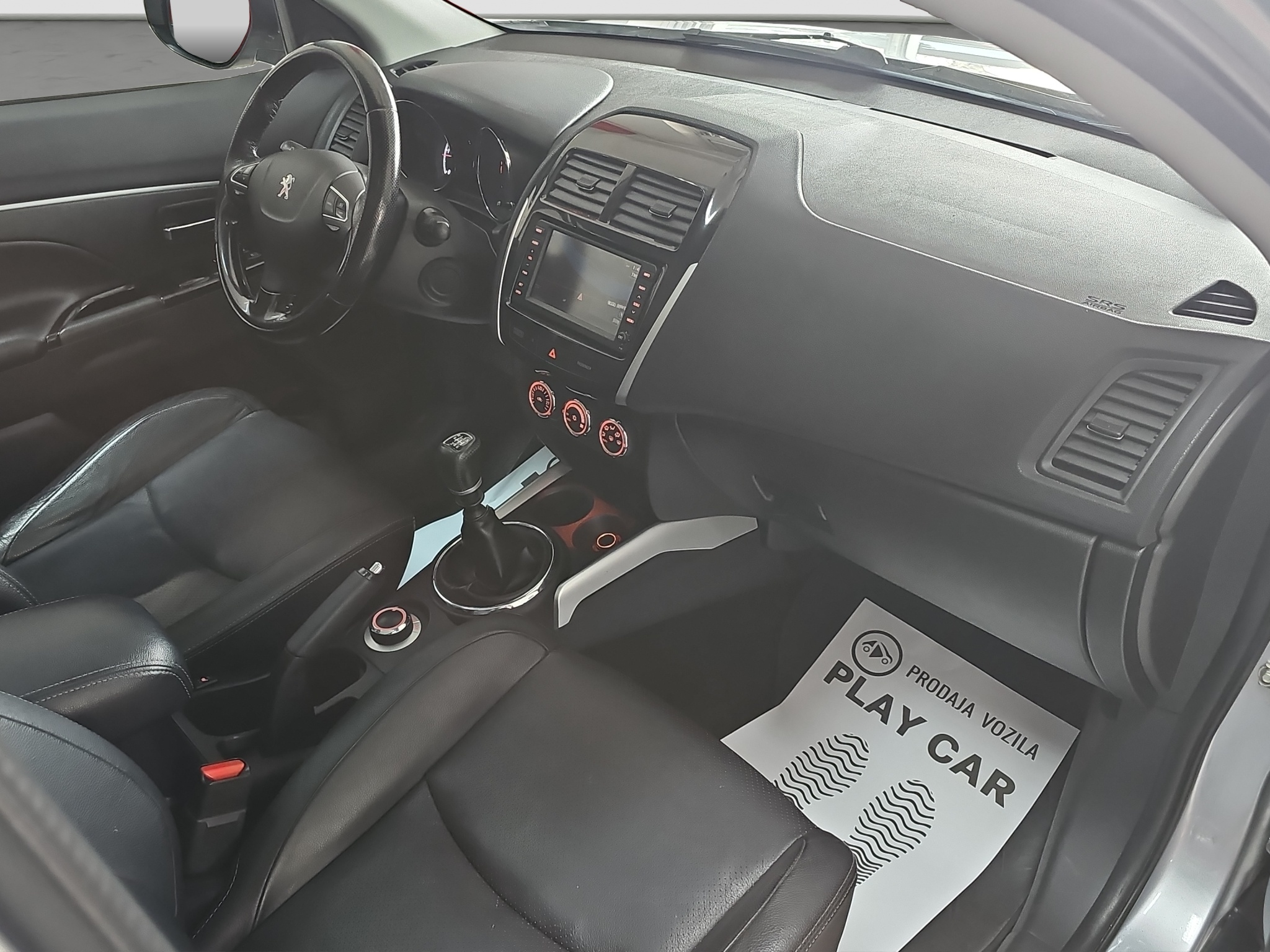 
								Peugeot 4008 4×4/PANO full									