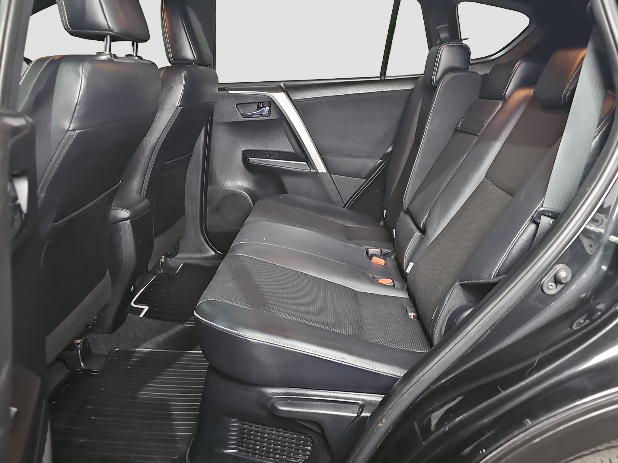 
								Toyota RAV 4 4X4/ODLIČAN/AUTO full									