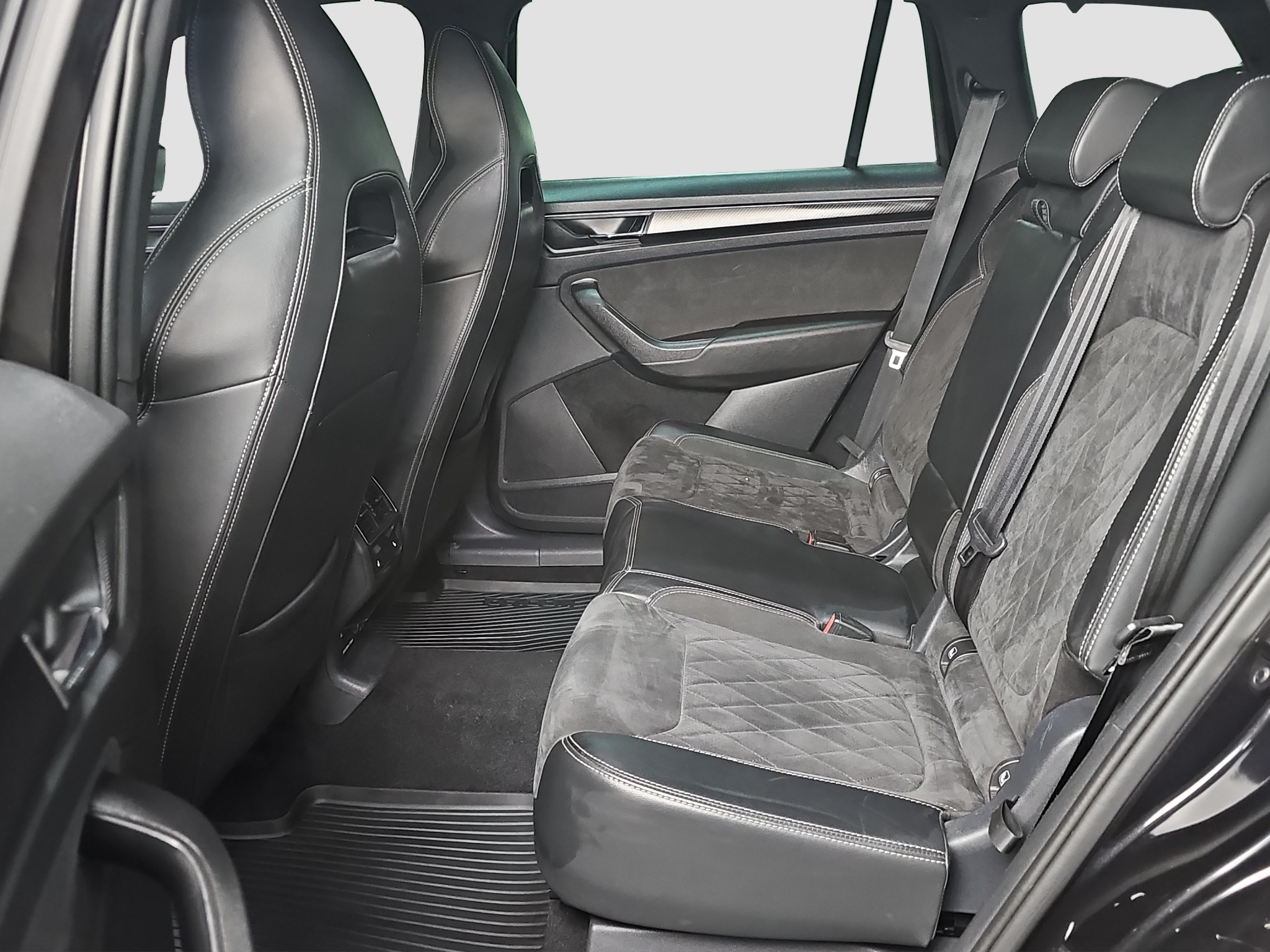 
								Škoda Kodiaq AWD/SPORT/MATR/DSG full									