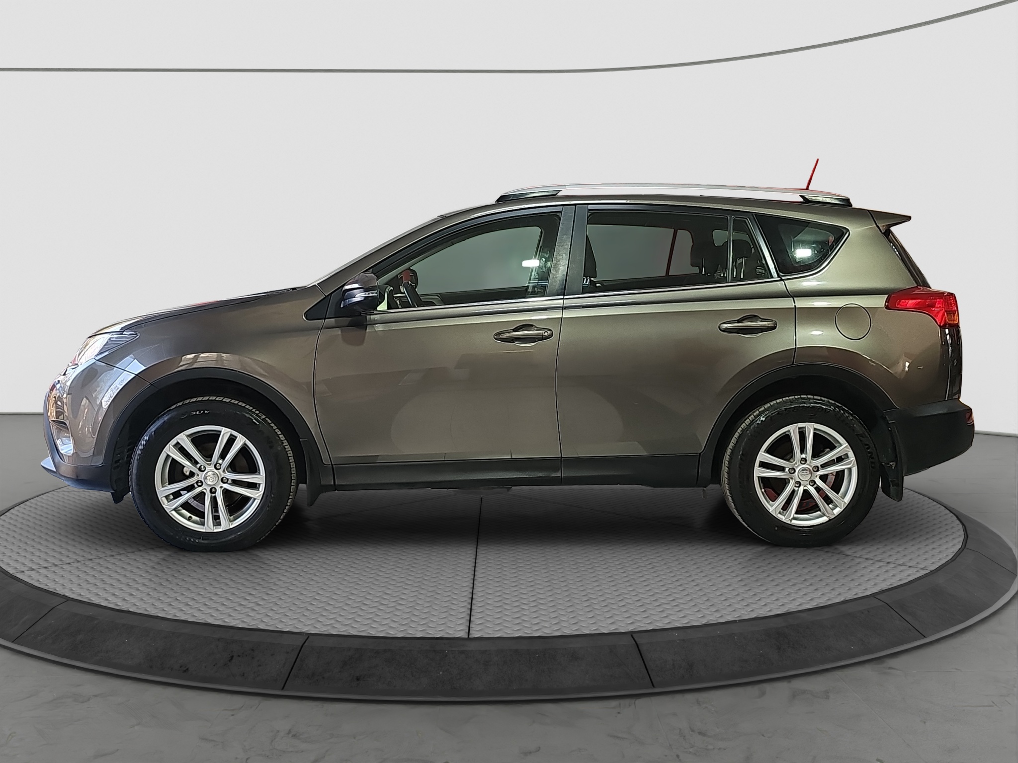 
								Toyota RAV 4 AWD/4×4/ODLIČNA full									