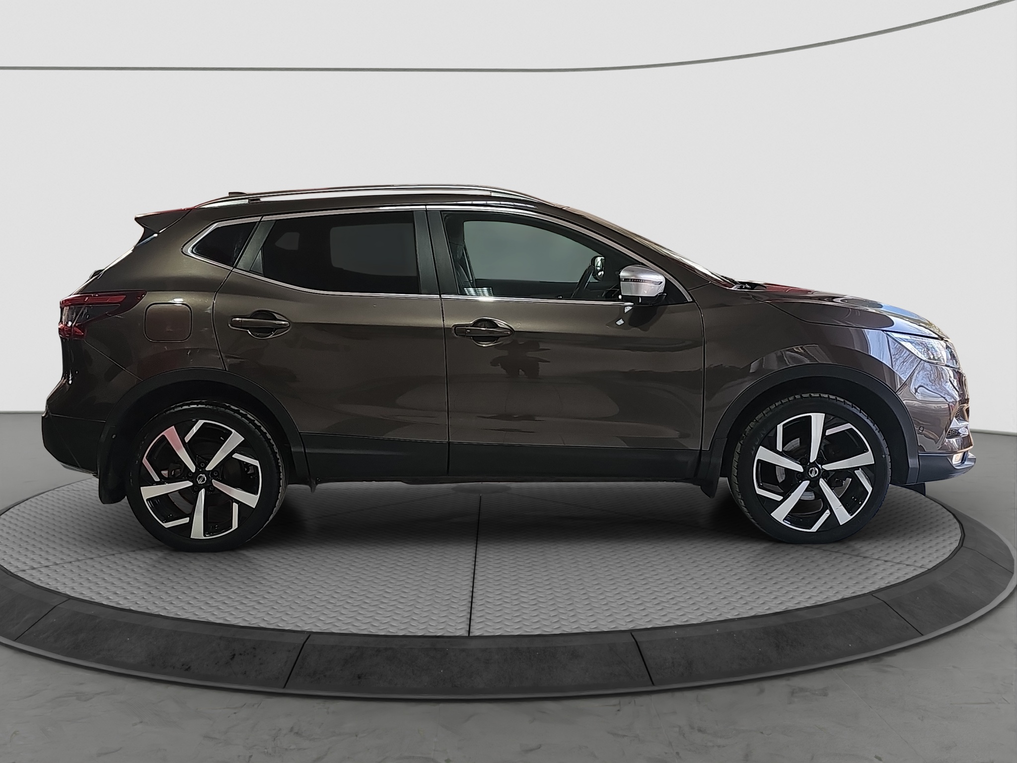 
								Nissan Qashqai TEKNA/PANO/MALA KM full									
