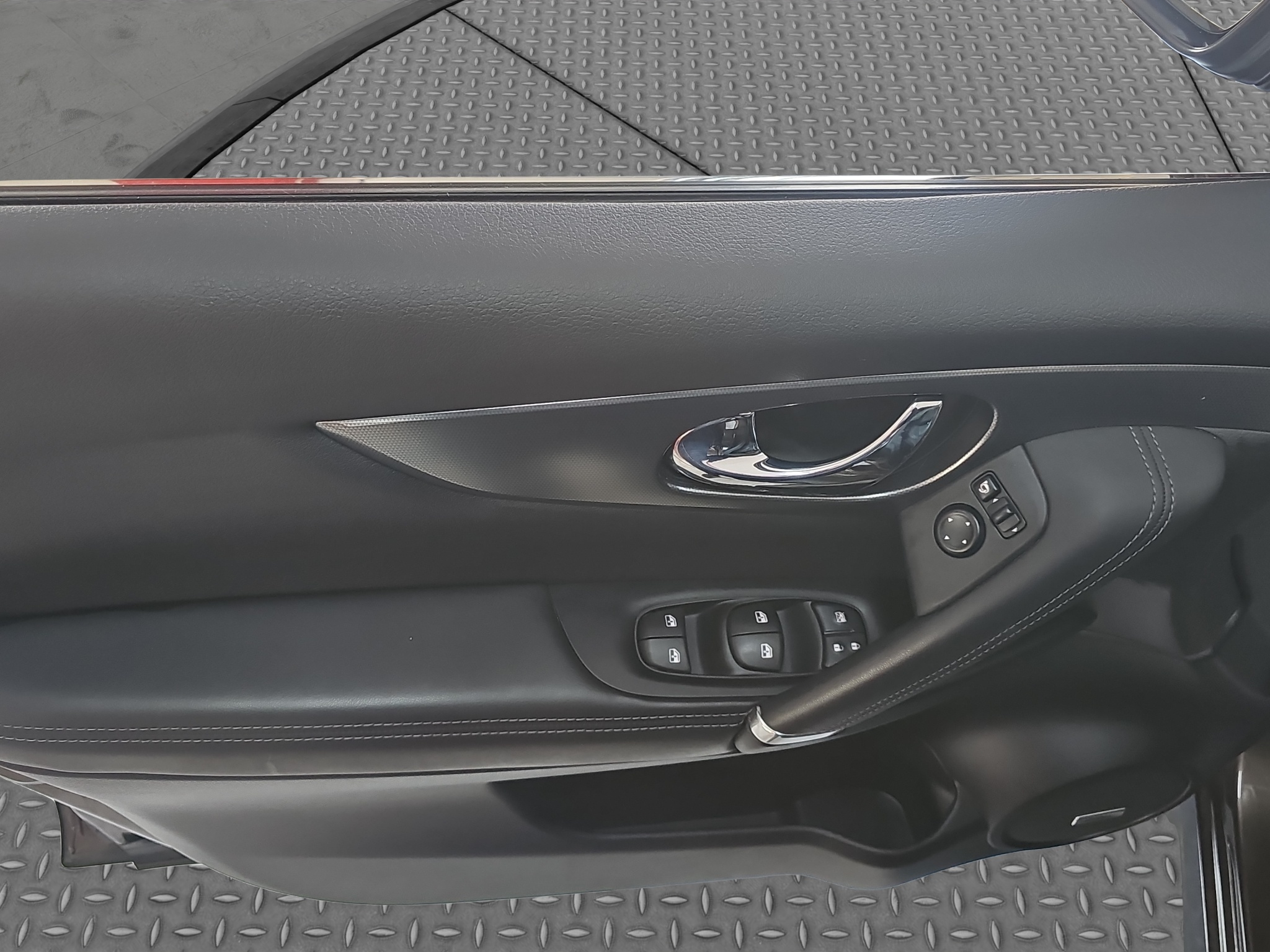 
								Nissan Qashqai TEKNA/PANO/MALA KM full									