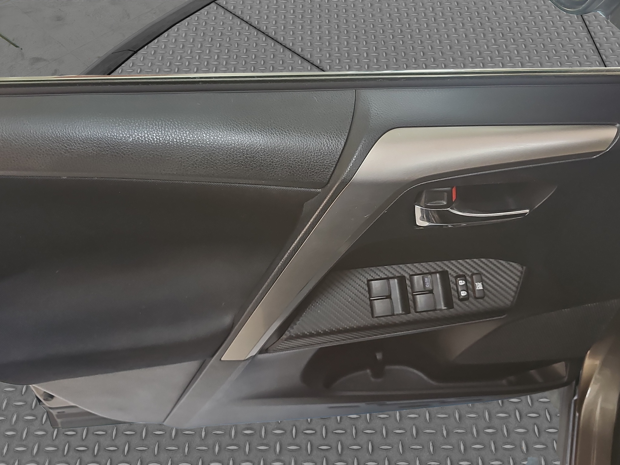 
								Toyota RAV 4 AWD/4×4/ODLIČNA full									