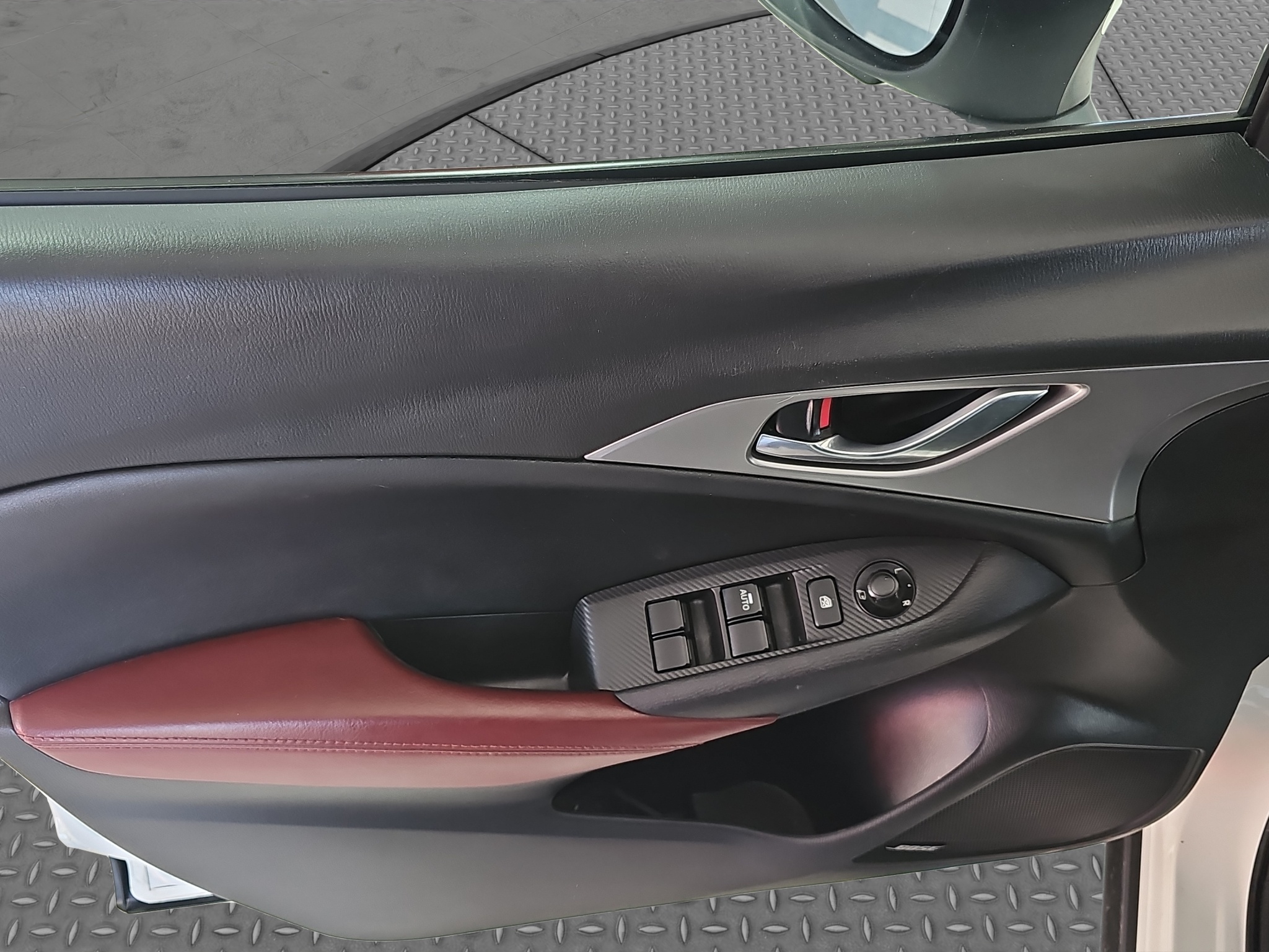 
								Mazda CX-3 AUT./FU.LL full									