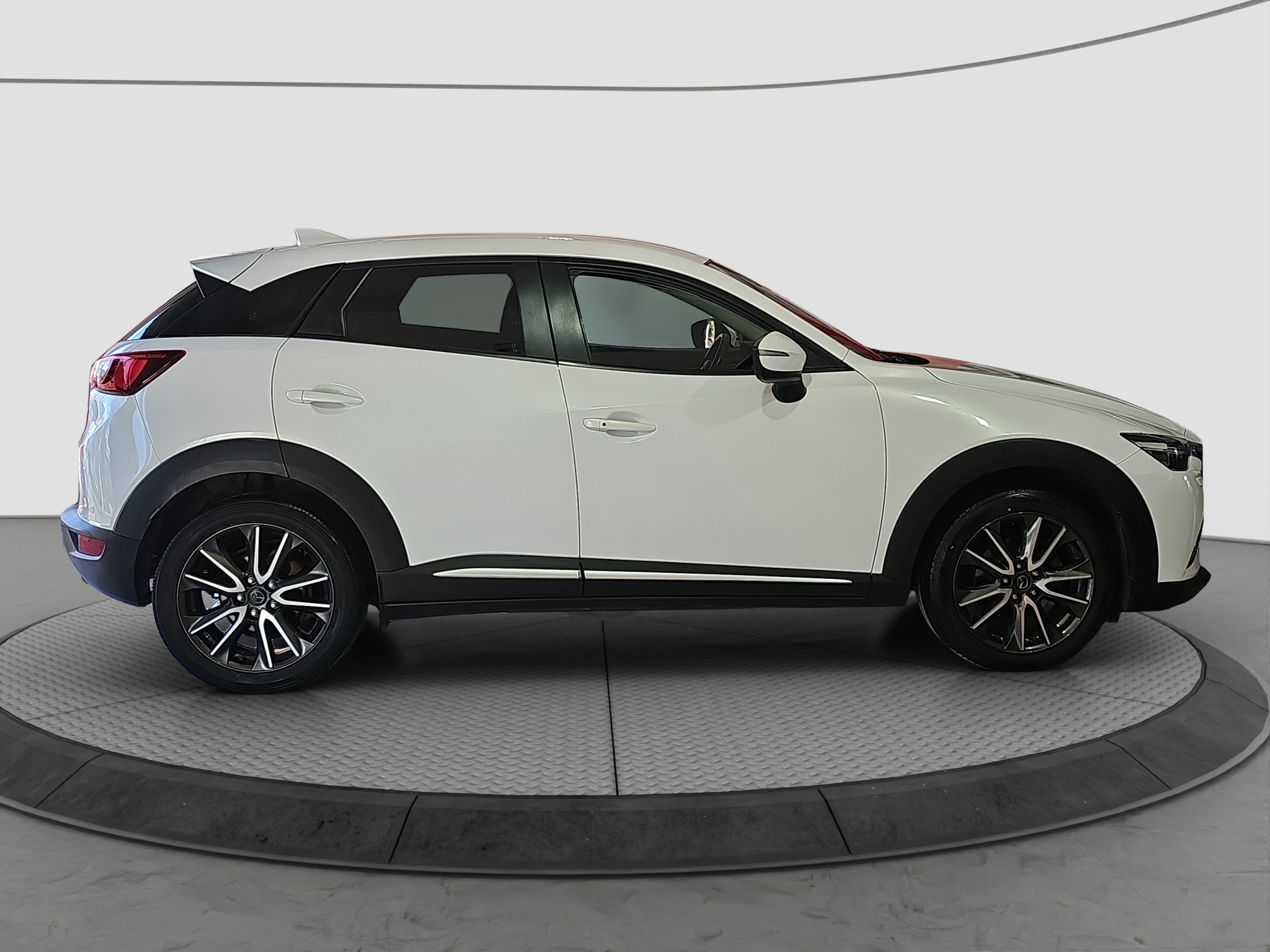 
								Mazda CX-3 AUT./FU.LL full									
