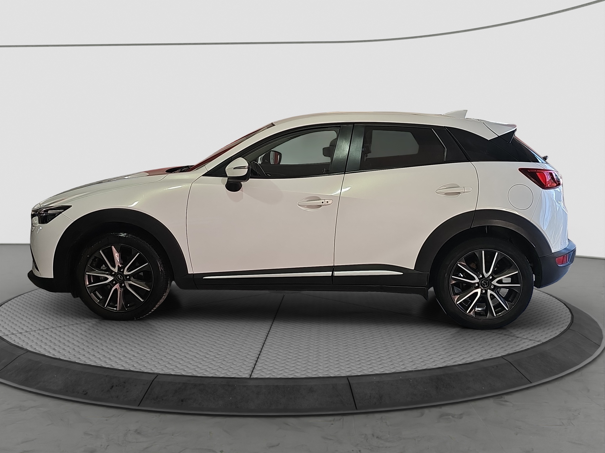 
								Mazda CX-3 AUT./FU.LL full									
