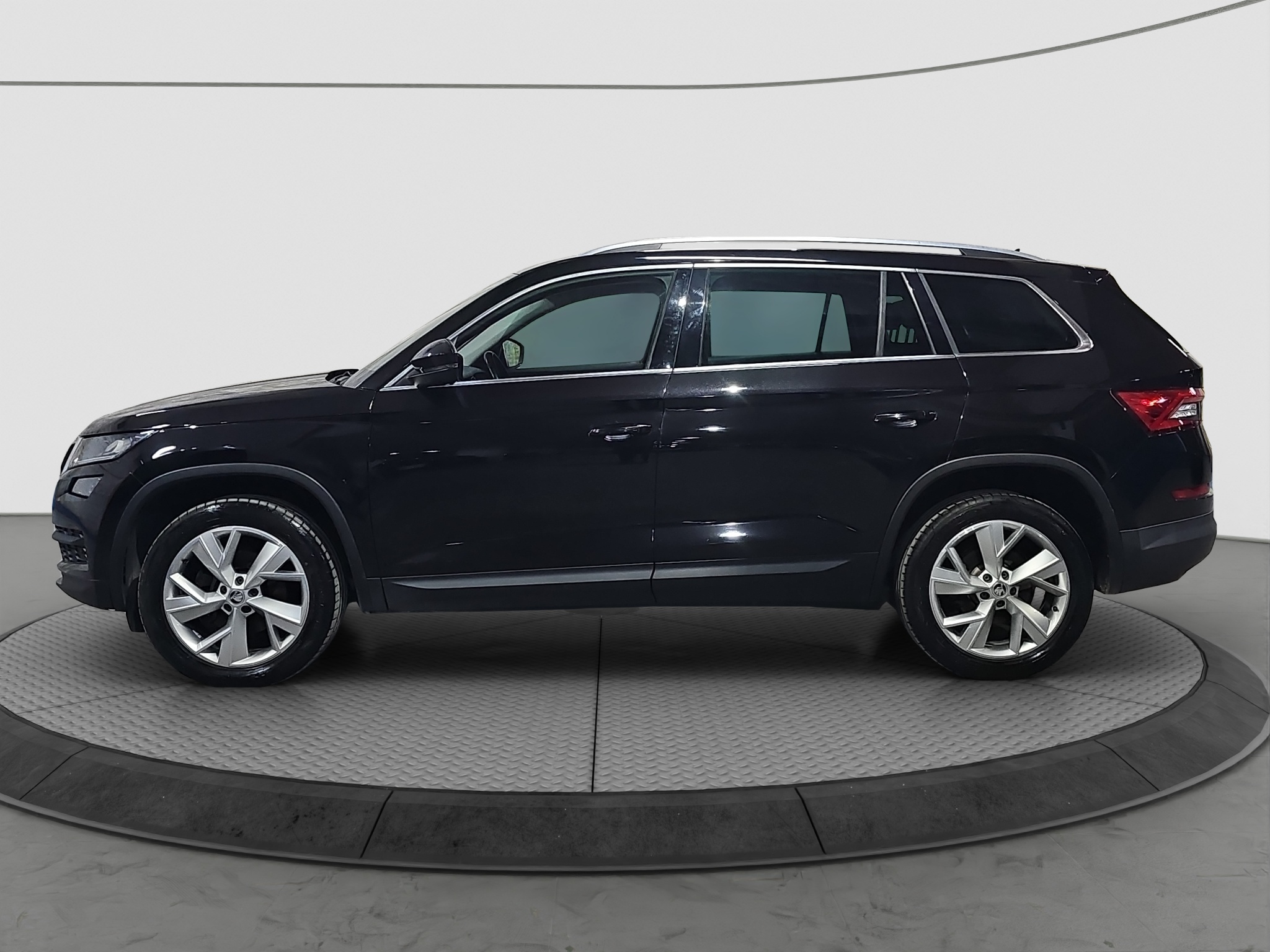 
								Škoda Kodiaq VIRT/AWD/MATR/DSG full									