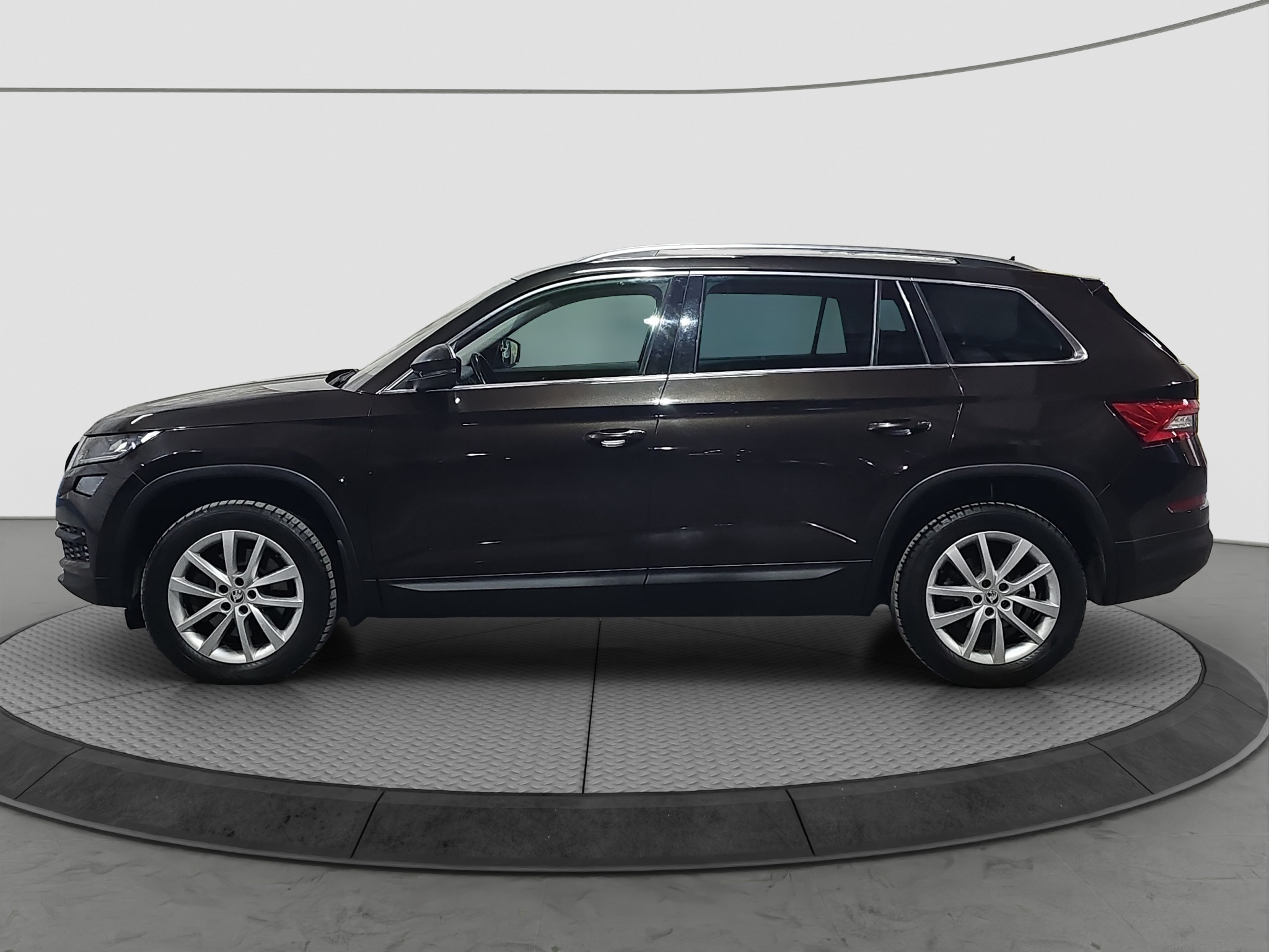 
								Škoda Kodiaq AWD/MATR/DSG full									