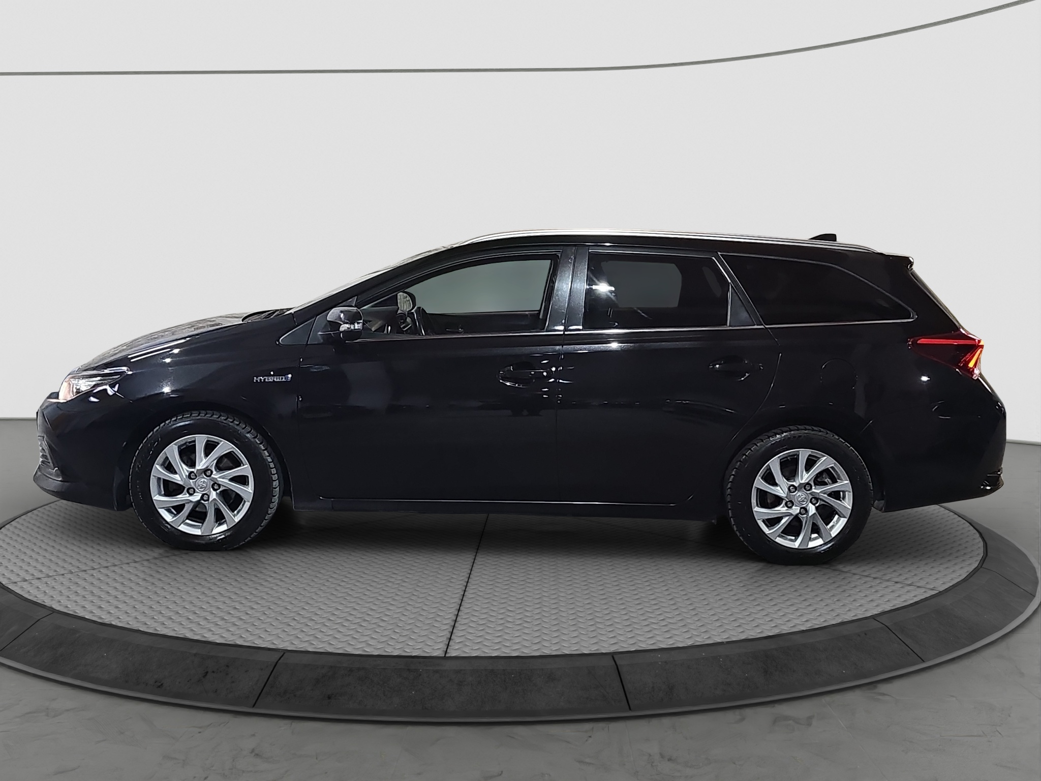 
								Toyota Auris HYBRID/T0P full									