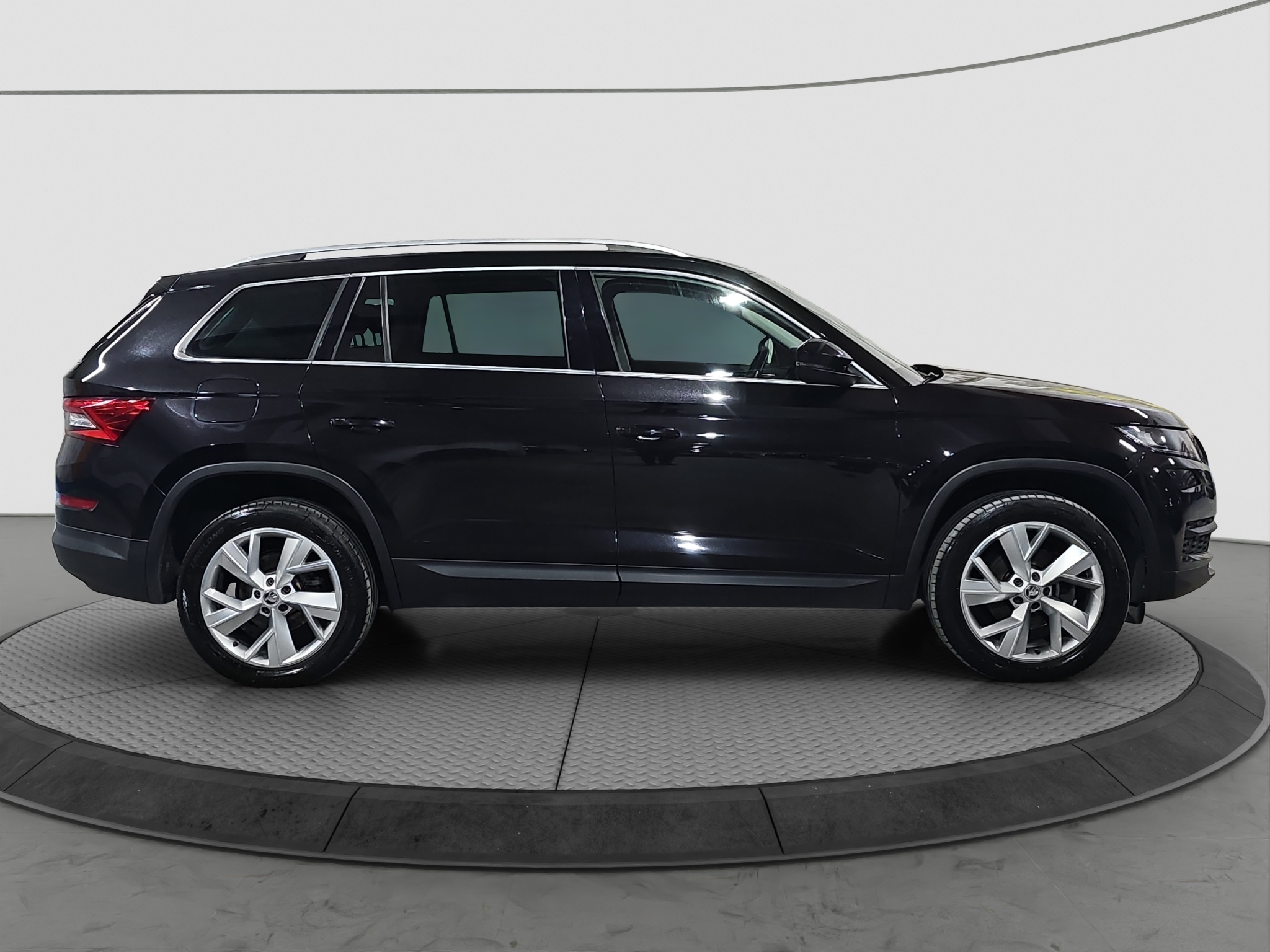 
								Škoda Kodiaq VIRT/AWD/MATR/DSG full									