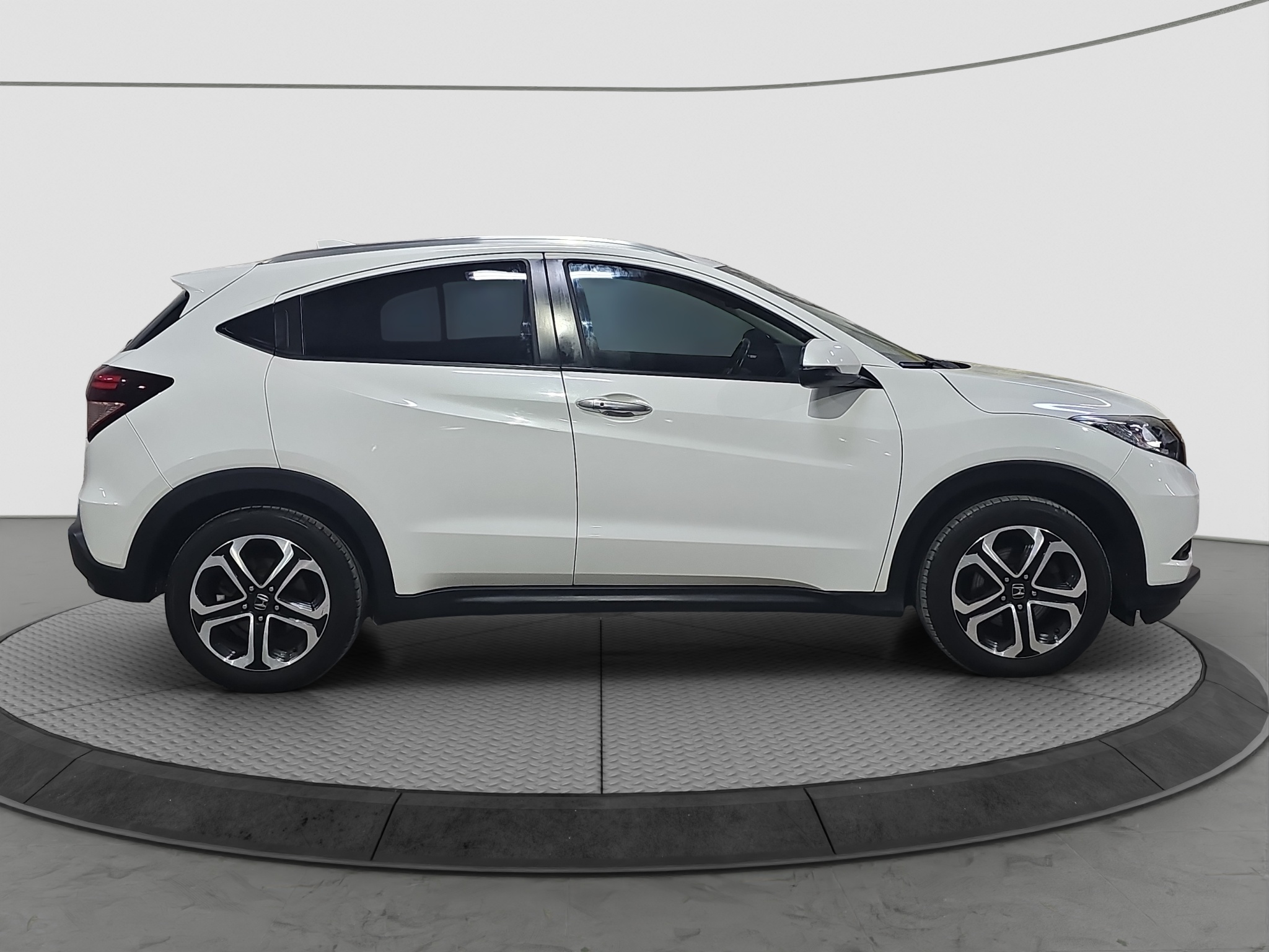 
								Honda HR-V PANO/SIBER/AUTO full									