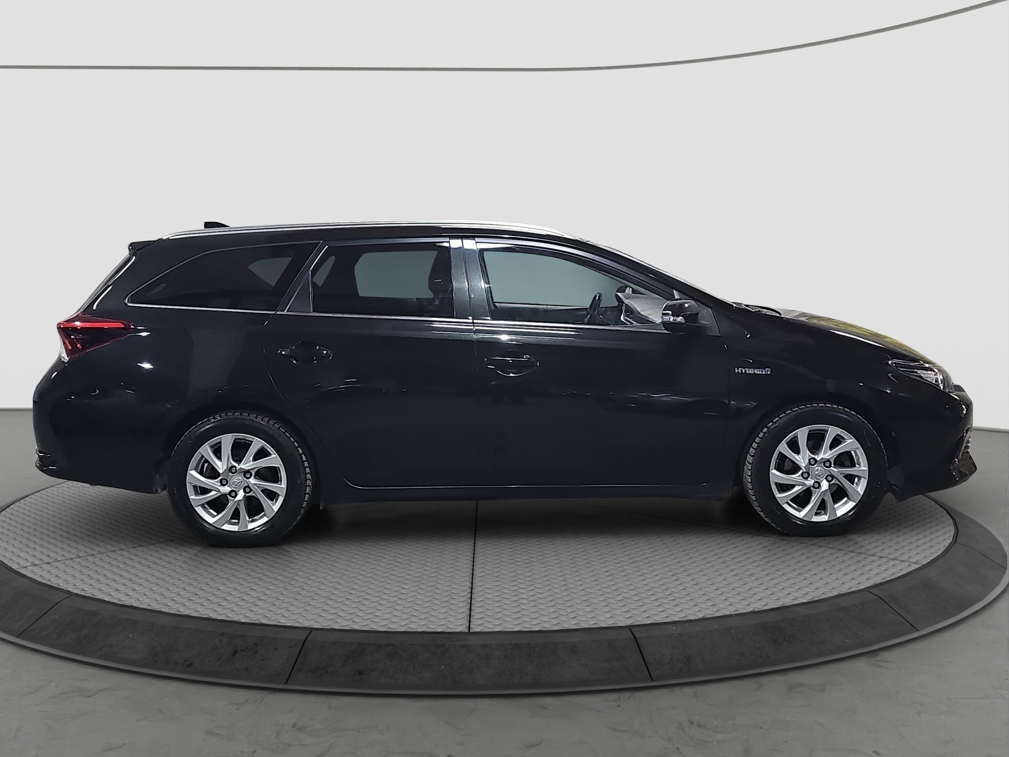 
								Toyota Auris HYBRID/T0P full									