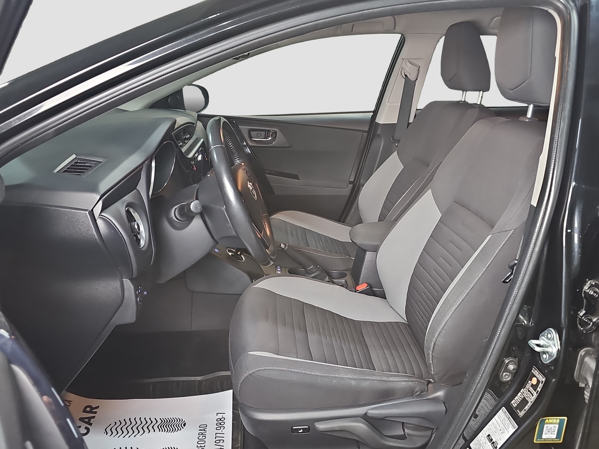 
								Toyota Auris HYBRID/T0P full									