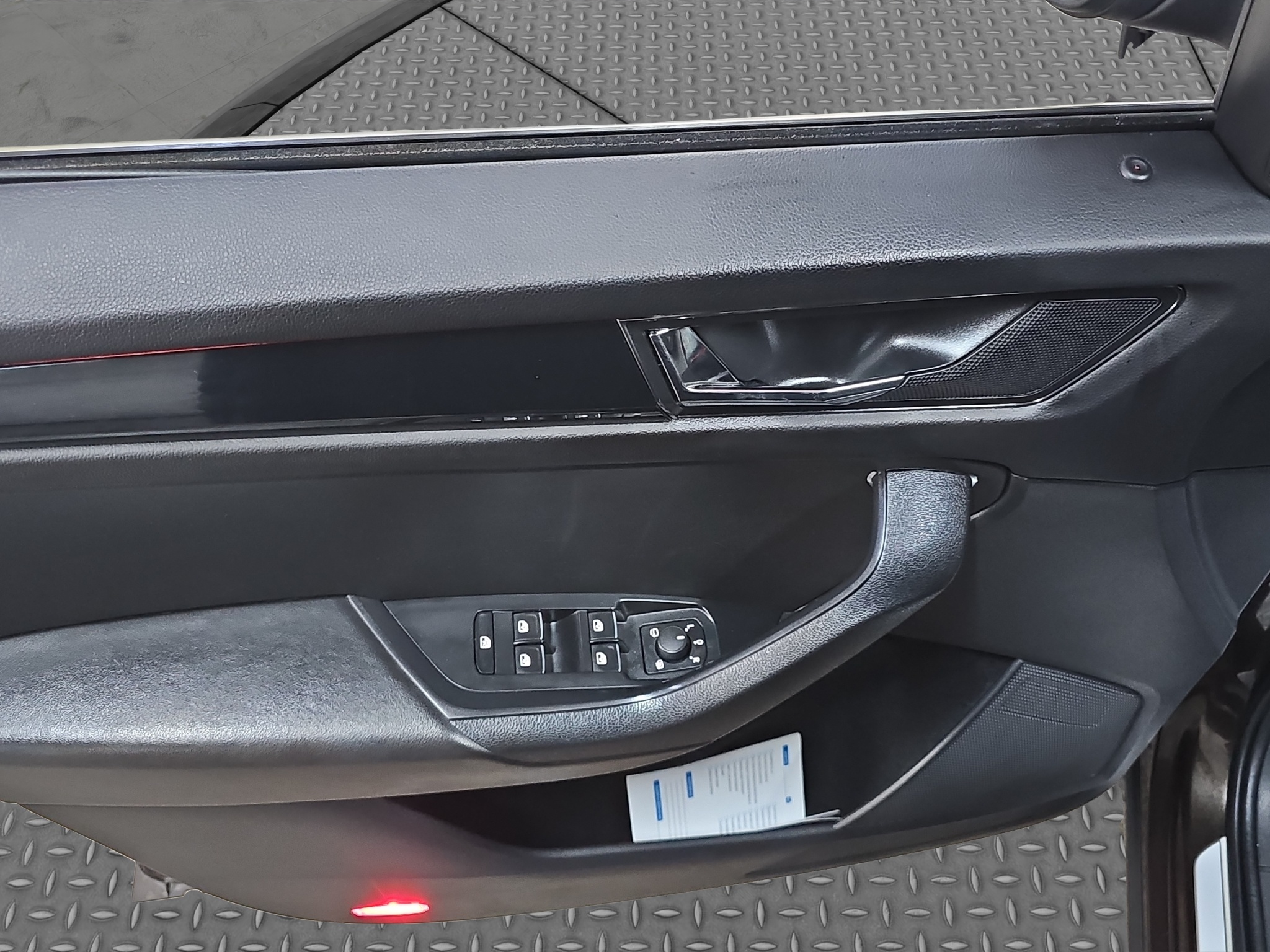 
								Škoda Kodiaq AWD/MATR/DSG full									