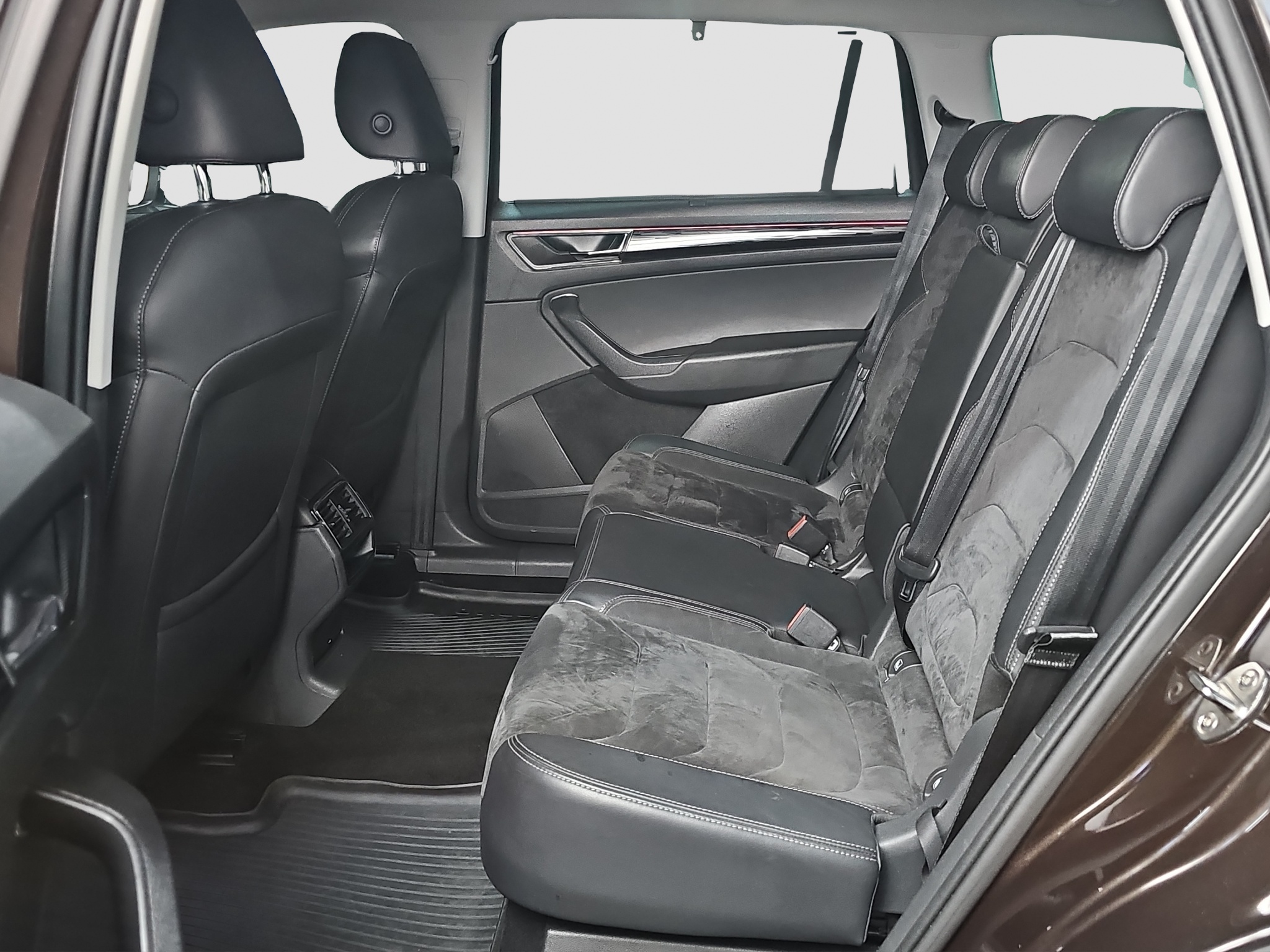 
								Škoda Kodiaq AWD/MATR/DSG full									