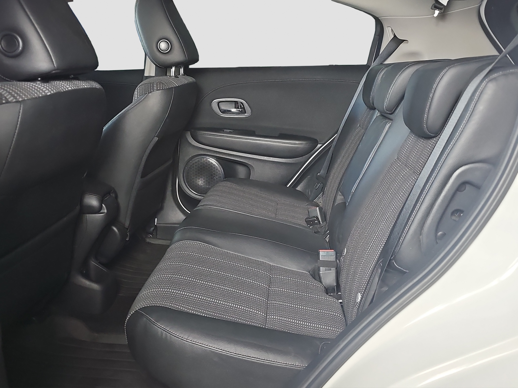 
								Honda HR-V PANO/SIBER/AUTO full									