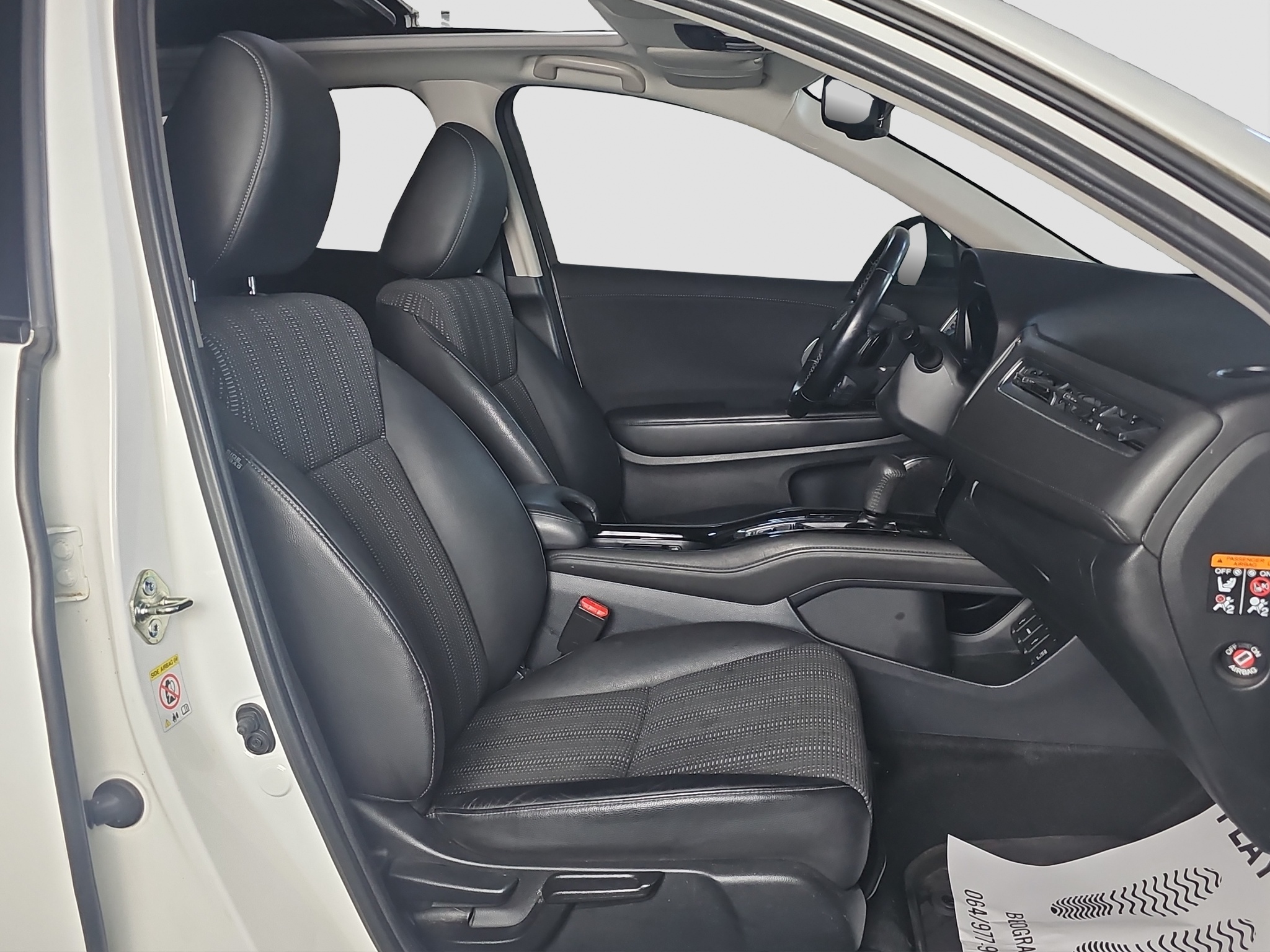 
								Honda HR-V PANO/SIBER/AUTO full									