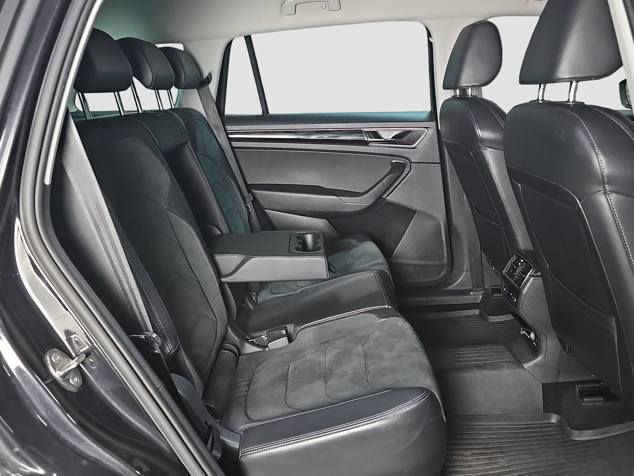 
								Škoda Kodiaq AWD/MATR/DSG full									