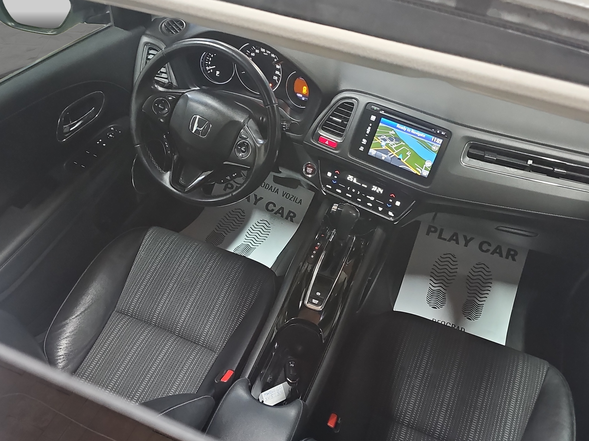 
								Honda HR-V PANO/SIBER/AUTO full									