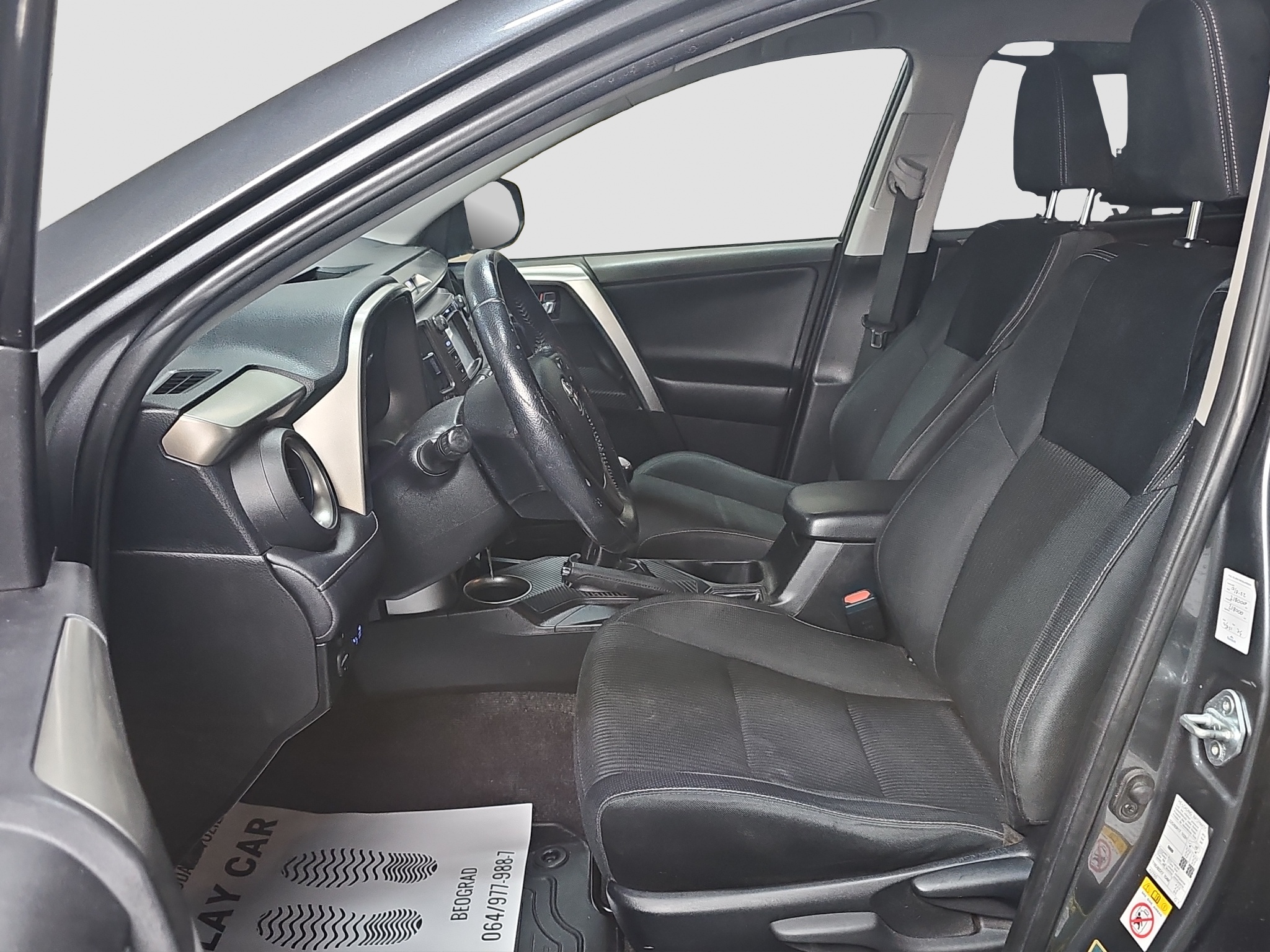 
								Toyota RAV 4 full									