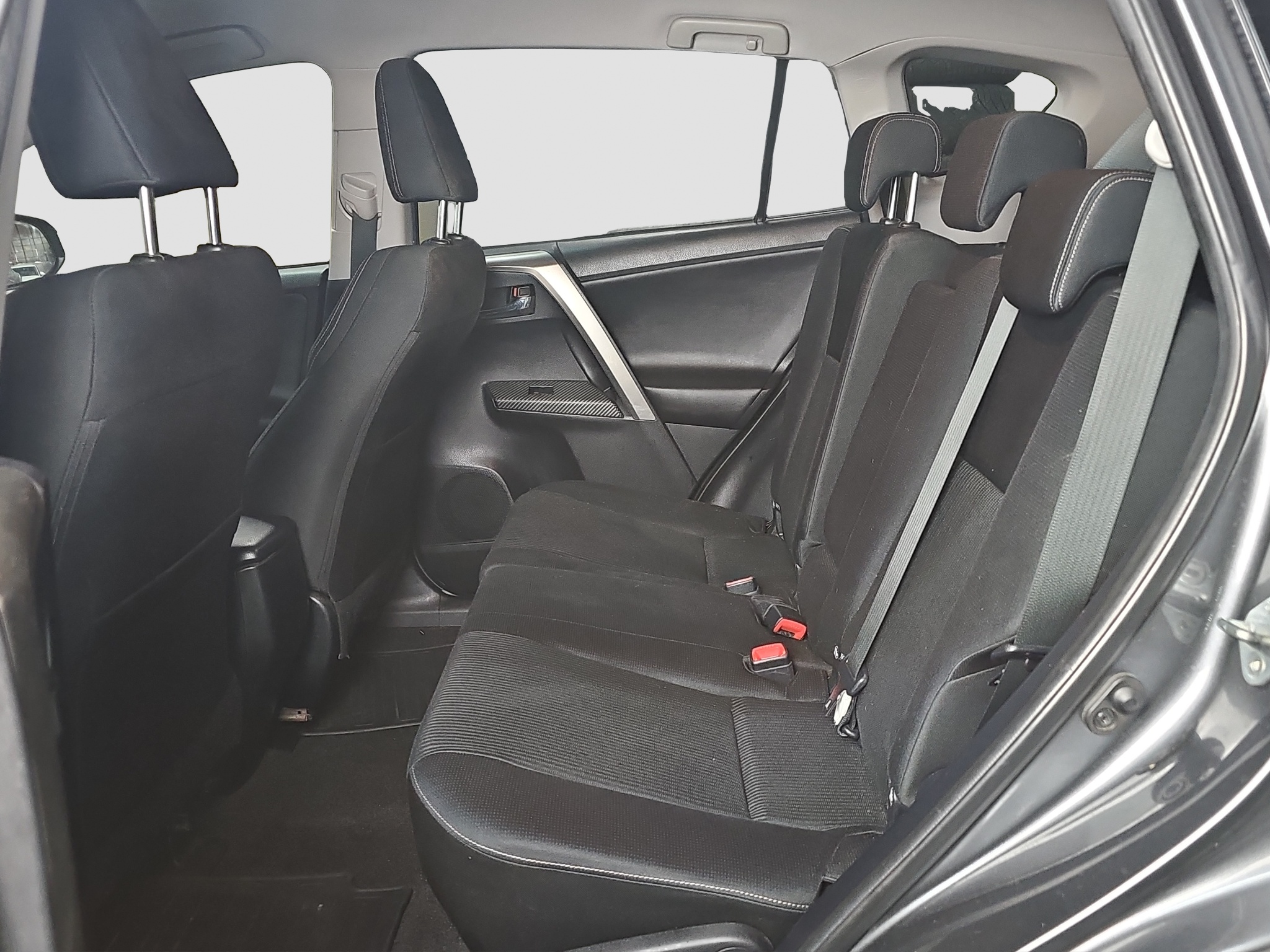 
								Toyota RAV 4 full									