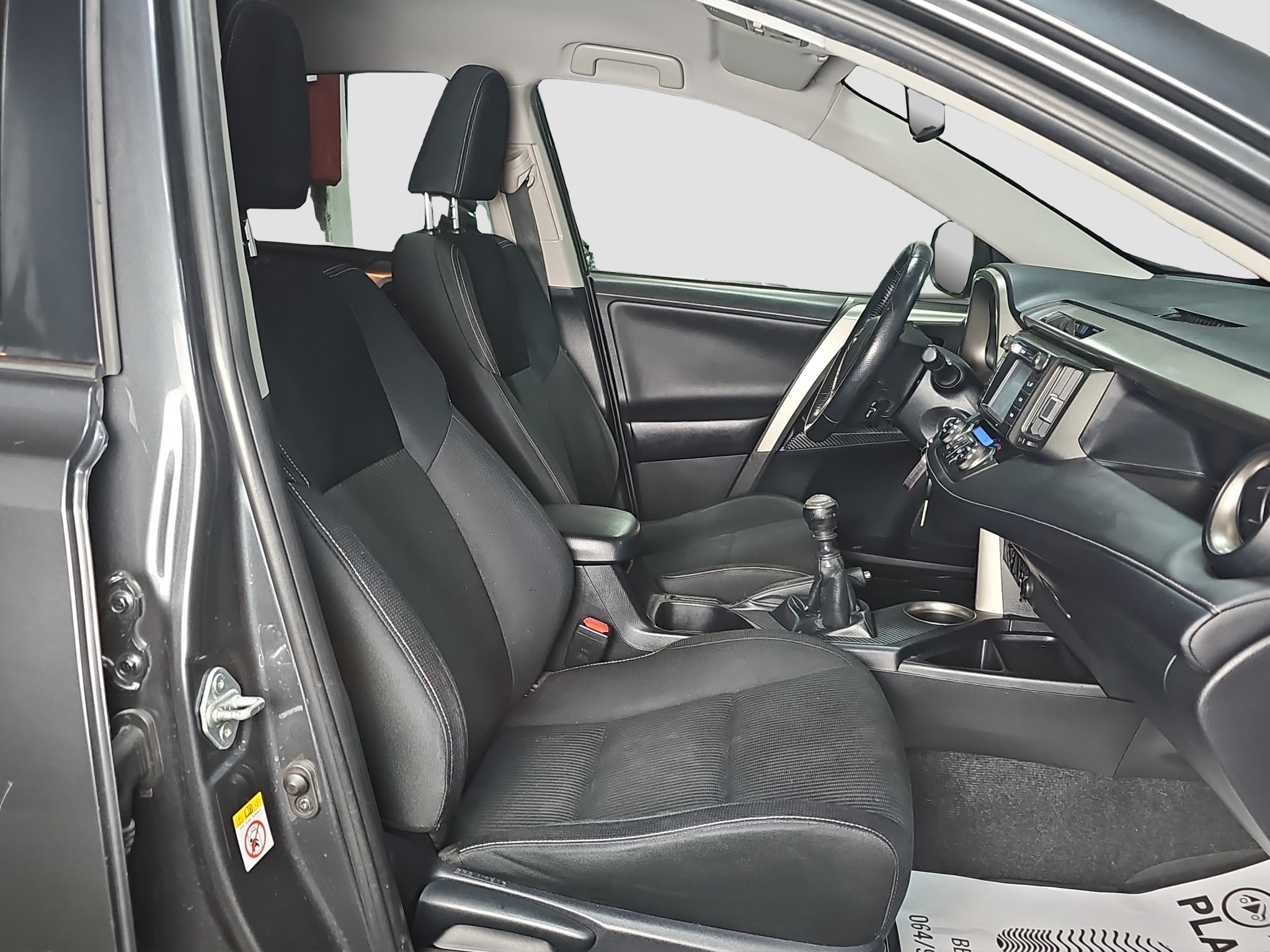 
								Toyota RAV 4 full									