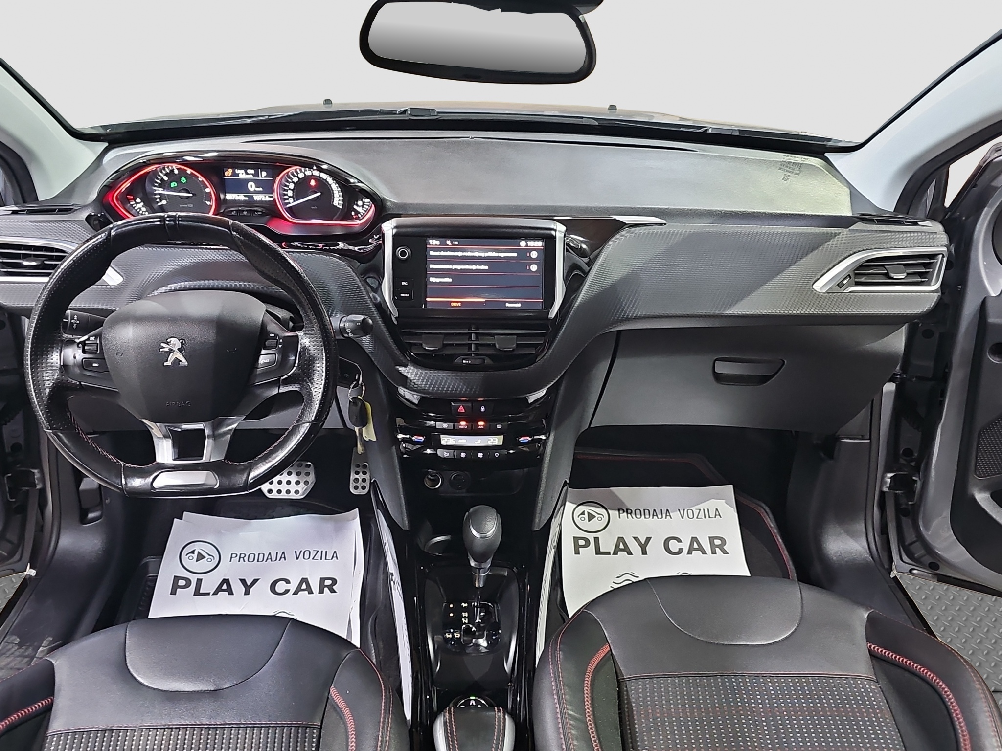 
								Peugeot 2008 GT-line/PANO/AUTOM full									