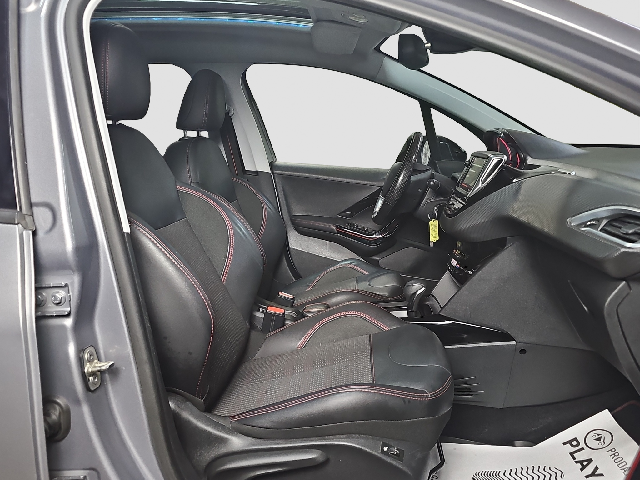 
								Peugeot 2008 GT-line/PANO/AUTOM full									