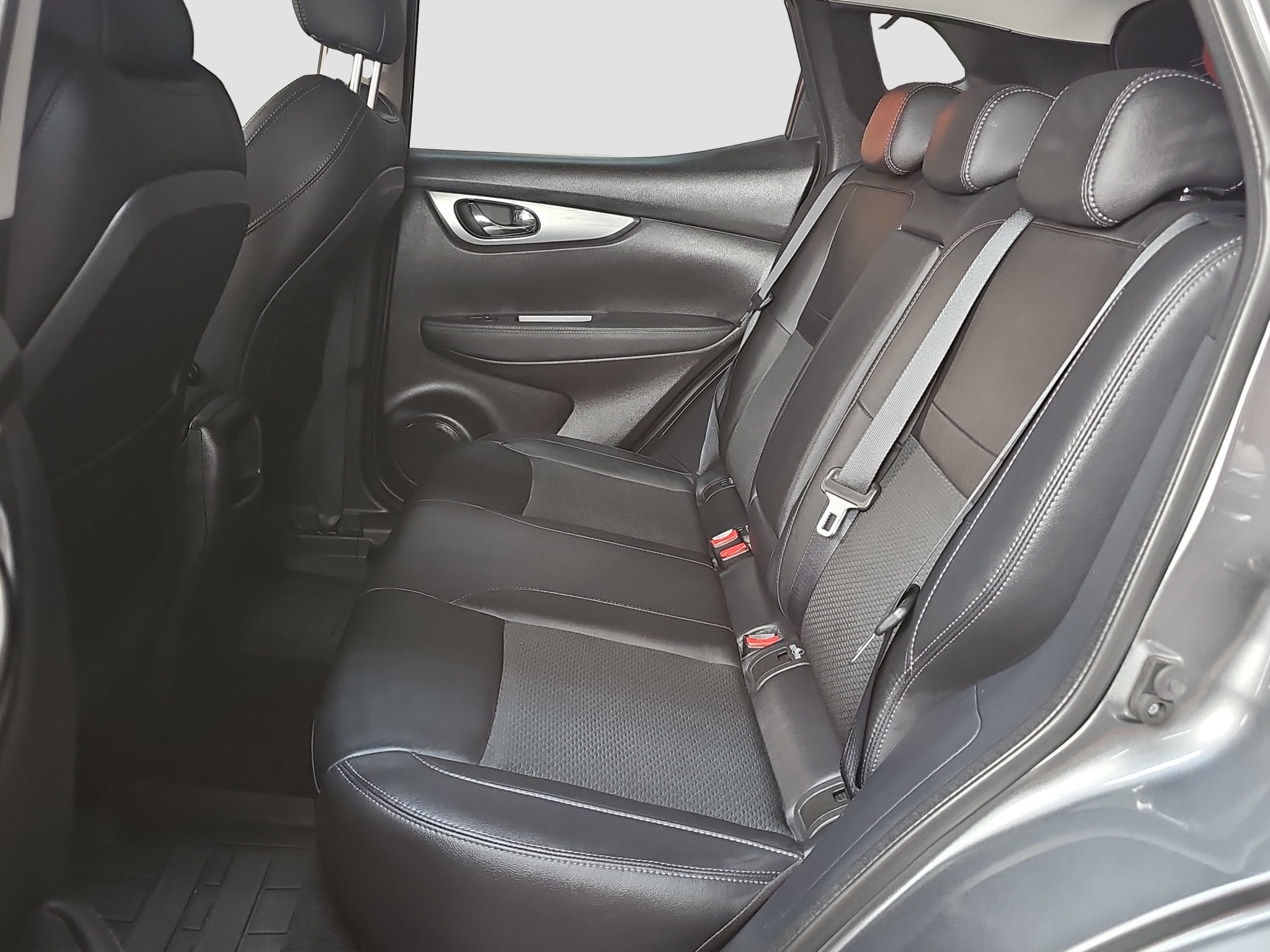 
								Nissan Qashqai AUTO/FU.LL full									