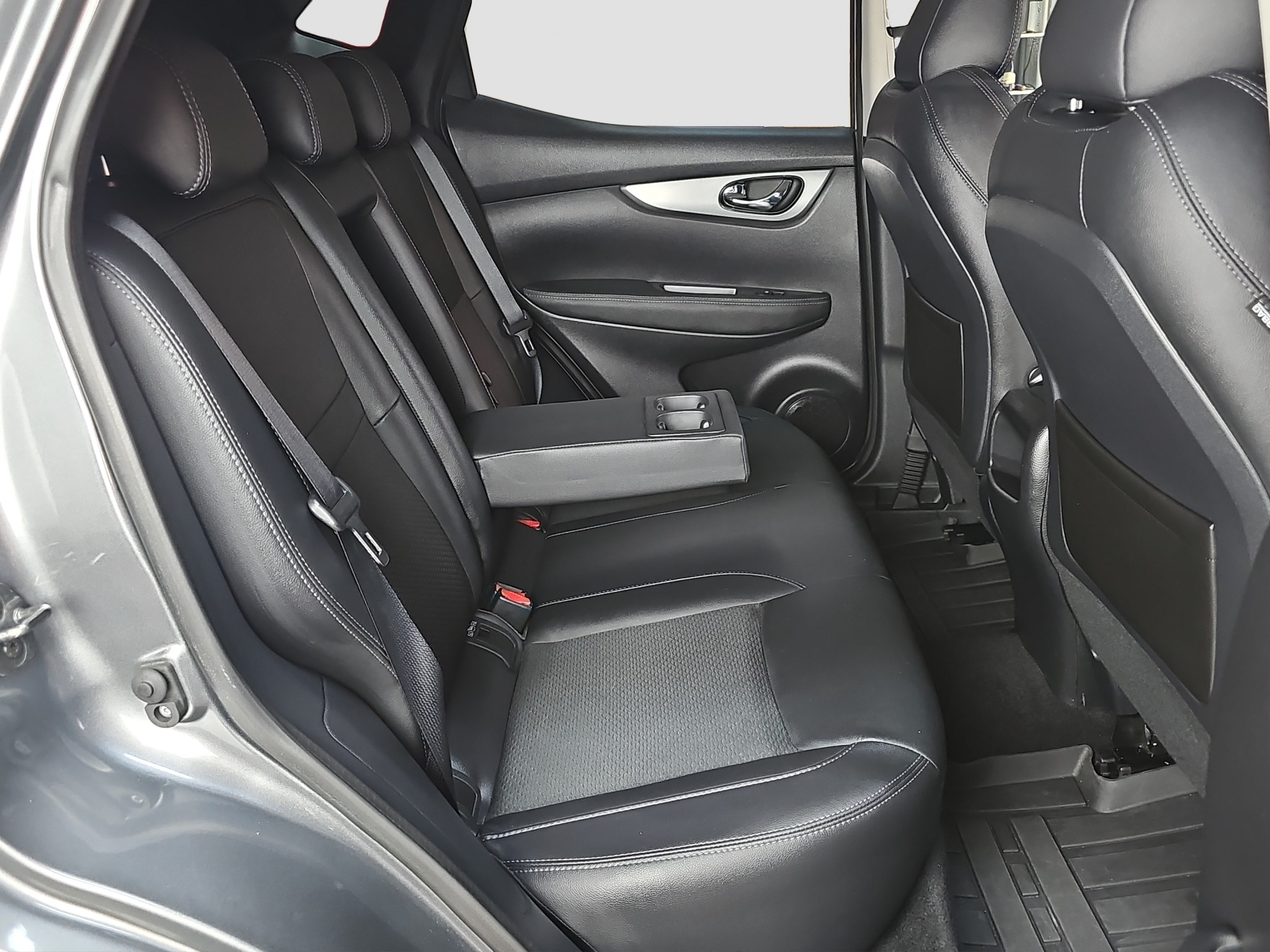 
								Nissan Qashqai AUTO/FU.LL full									