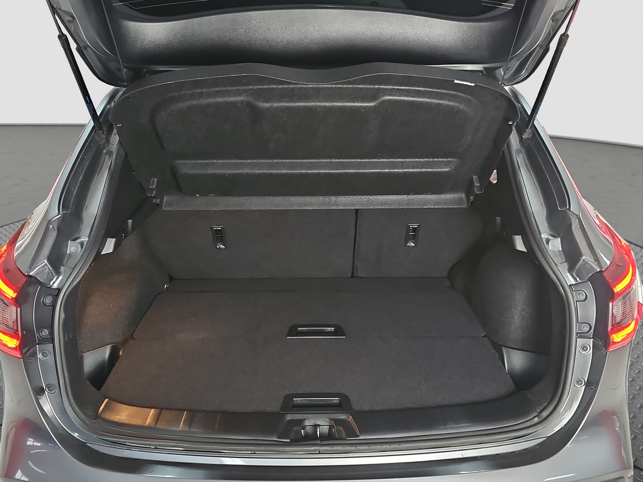 
								Nissan Qashqai AUTO/FU.LL full									