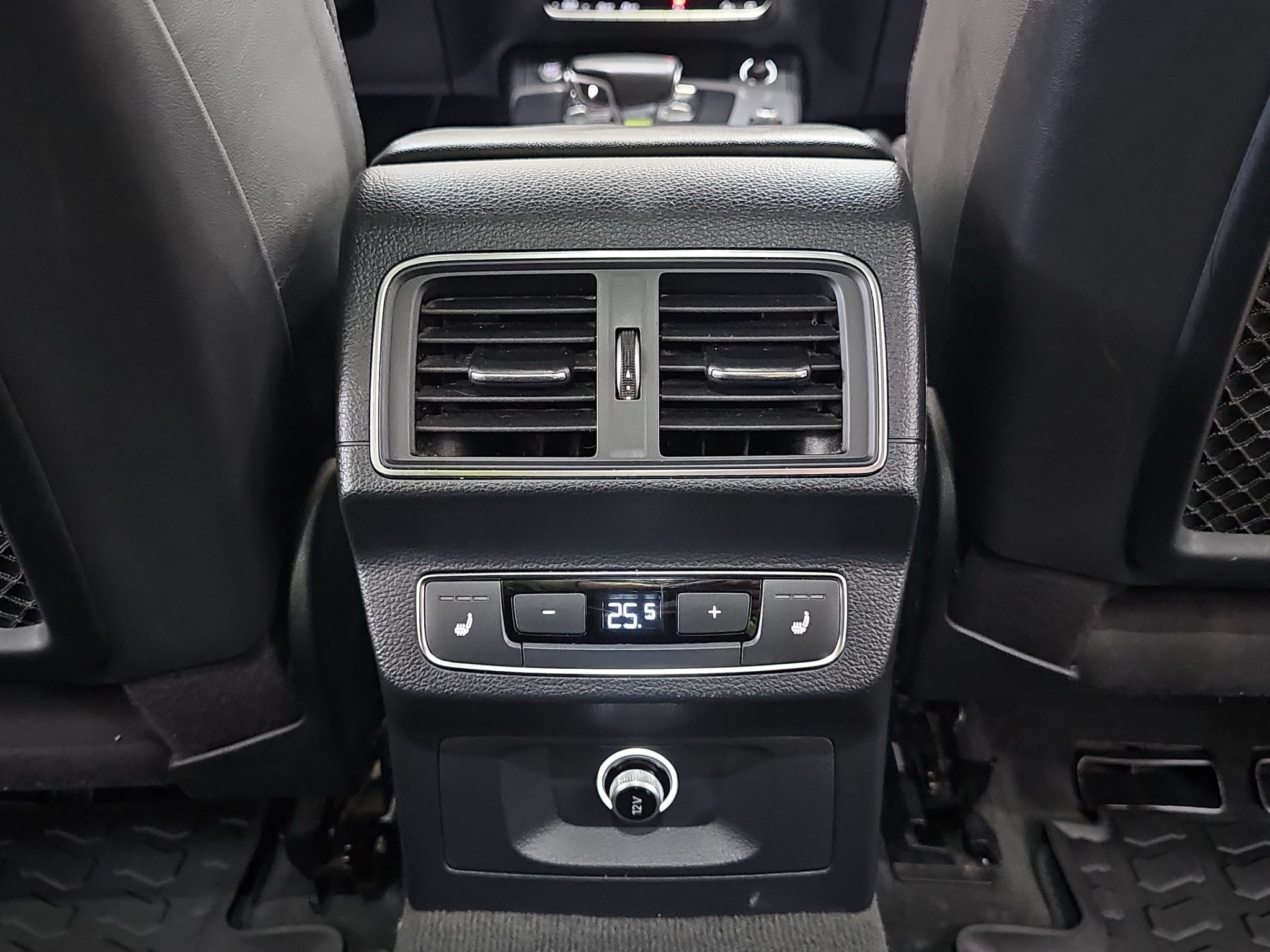 
								Audi Q5 VIRT/AUTO/4×4 full									